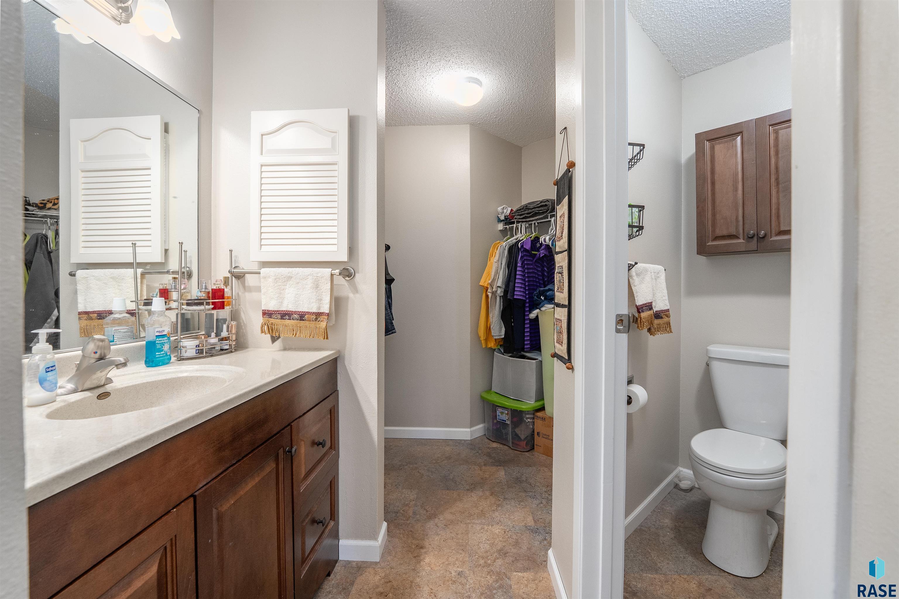 1104 W 57th St Unit: 301