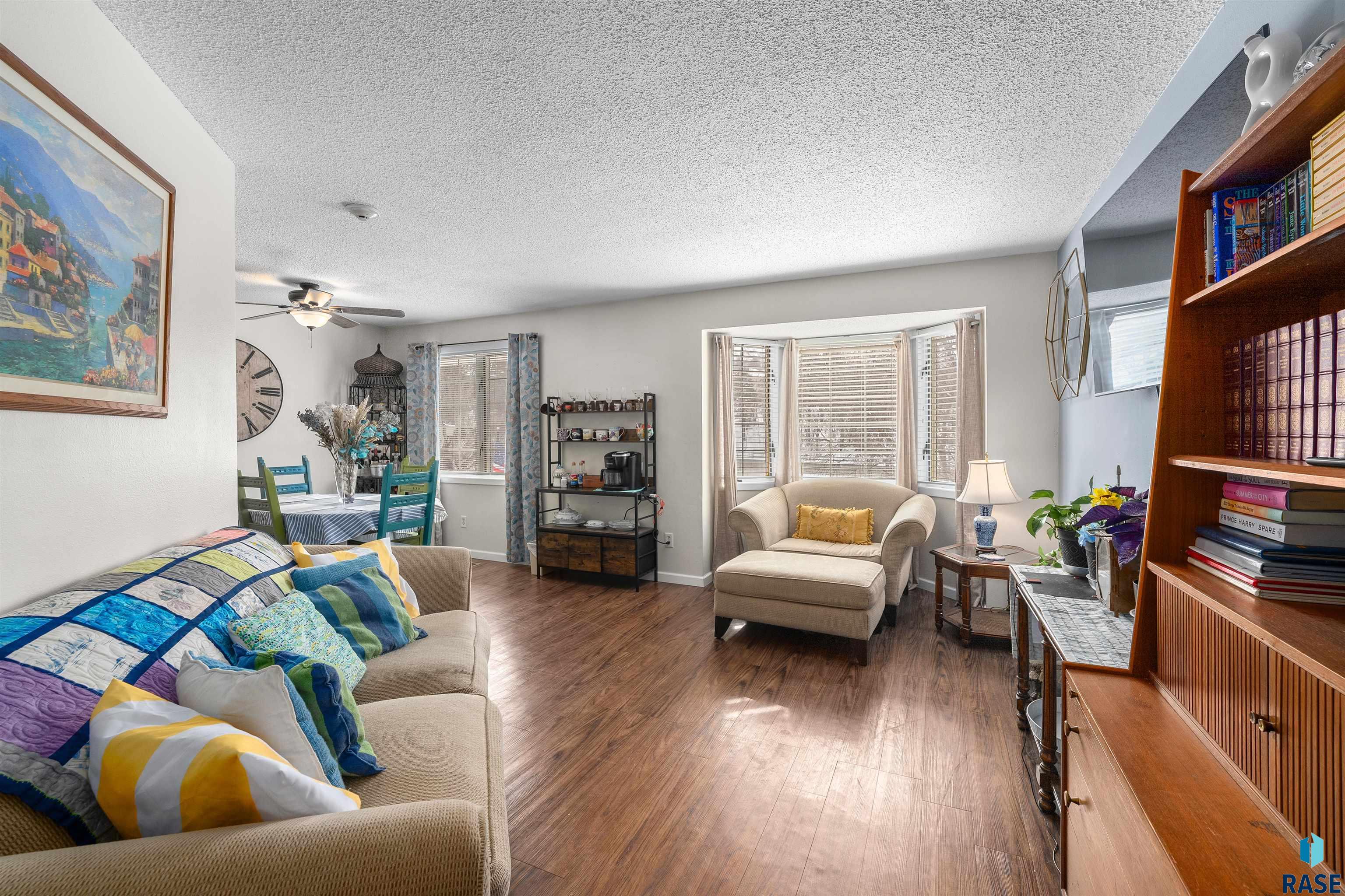 1104 W 57th St Unit: 301