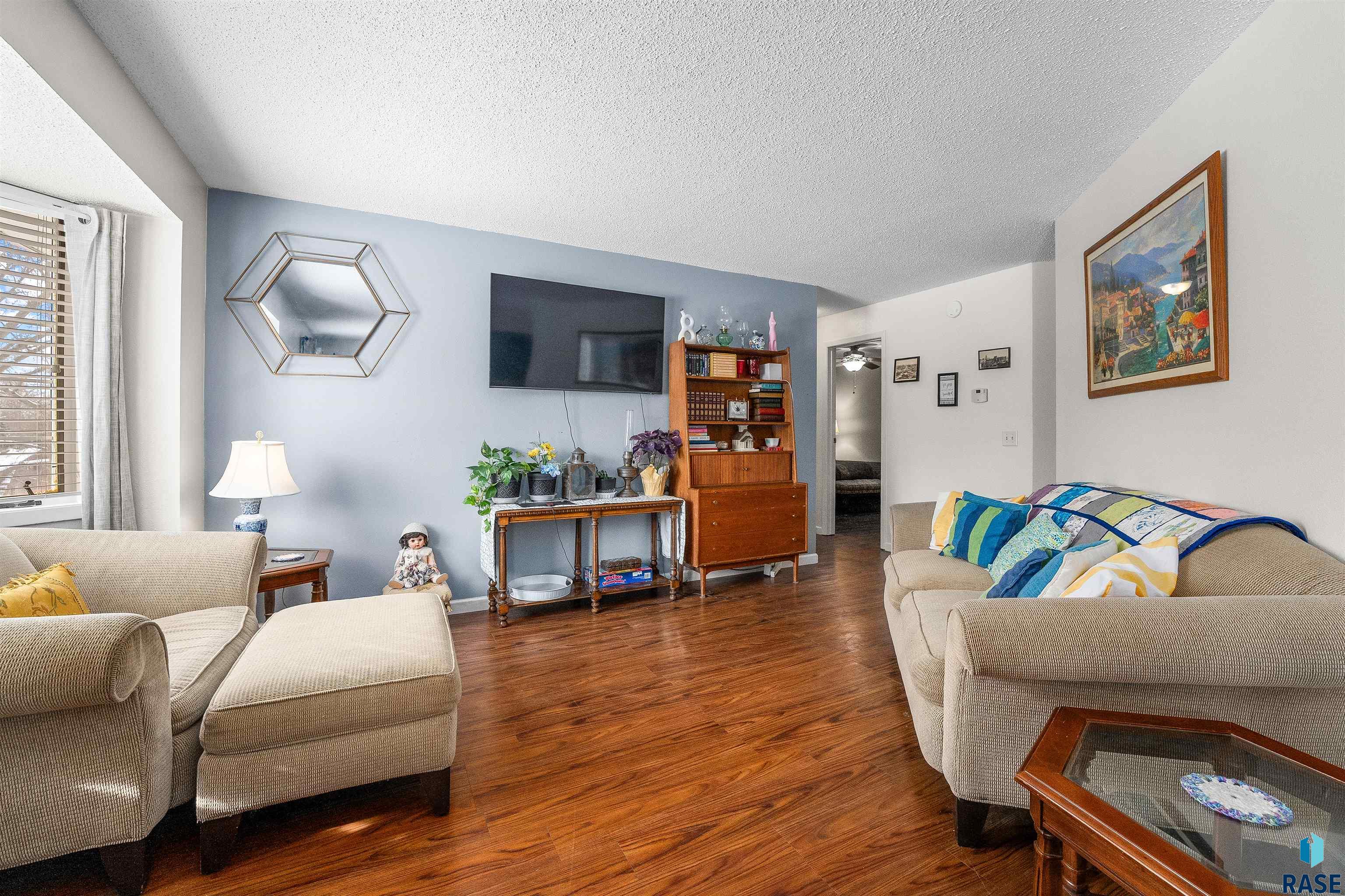 1104 W 57th St Unit: 301