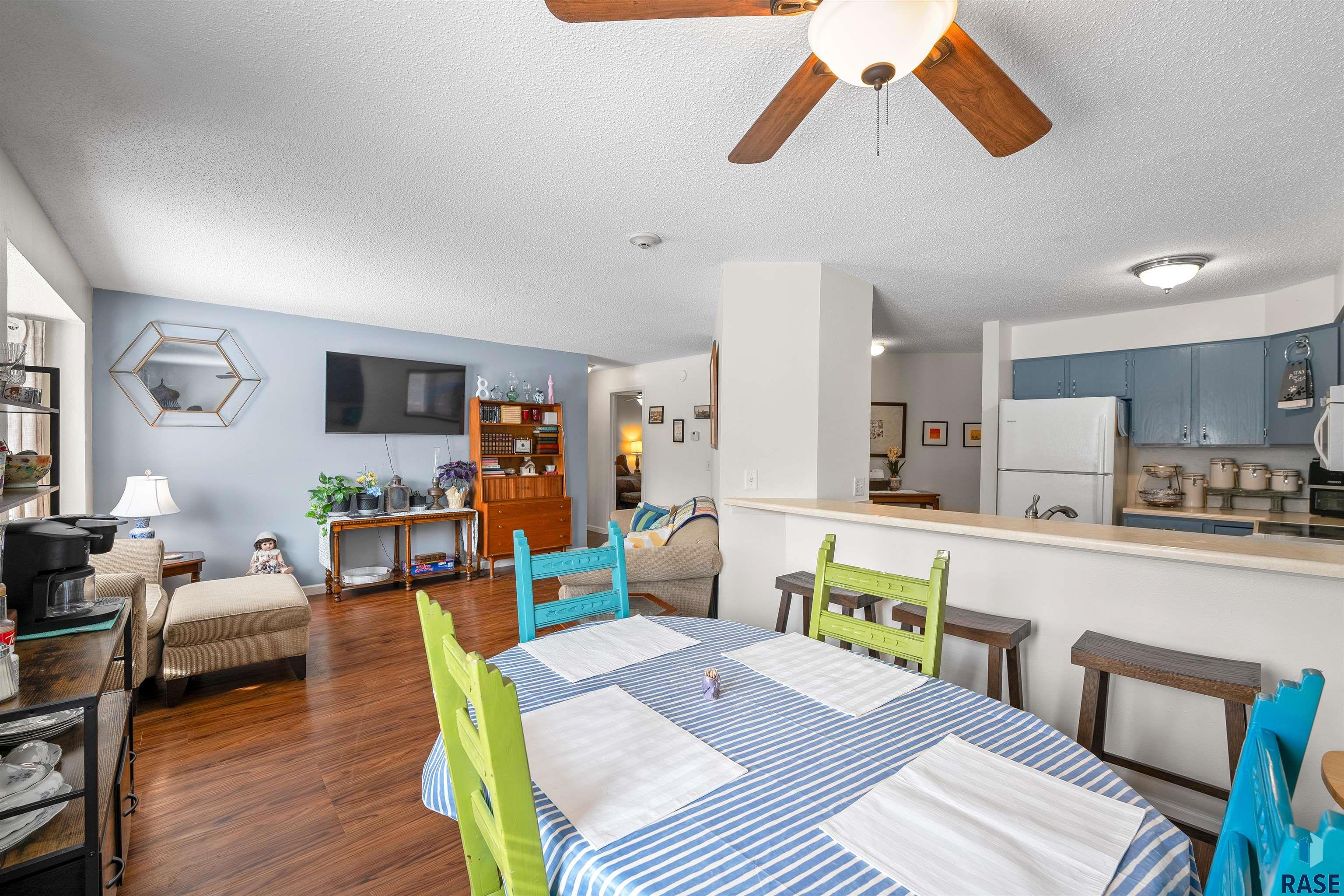1104 W 57th St Unit: 301