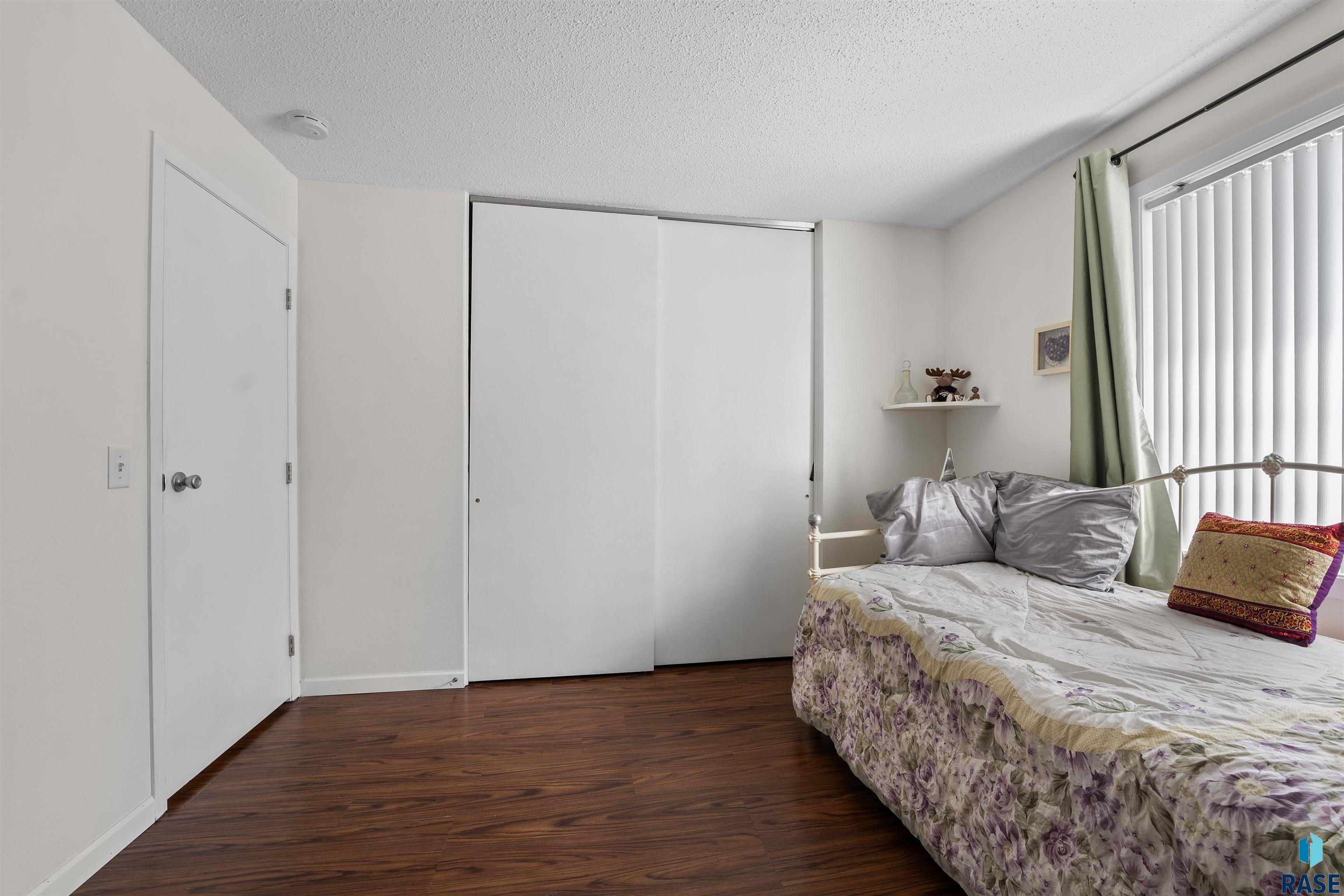 1104 W 57th St Unit: 301