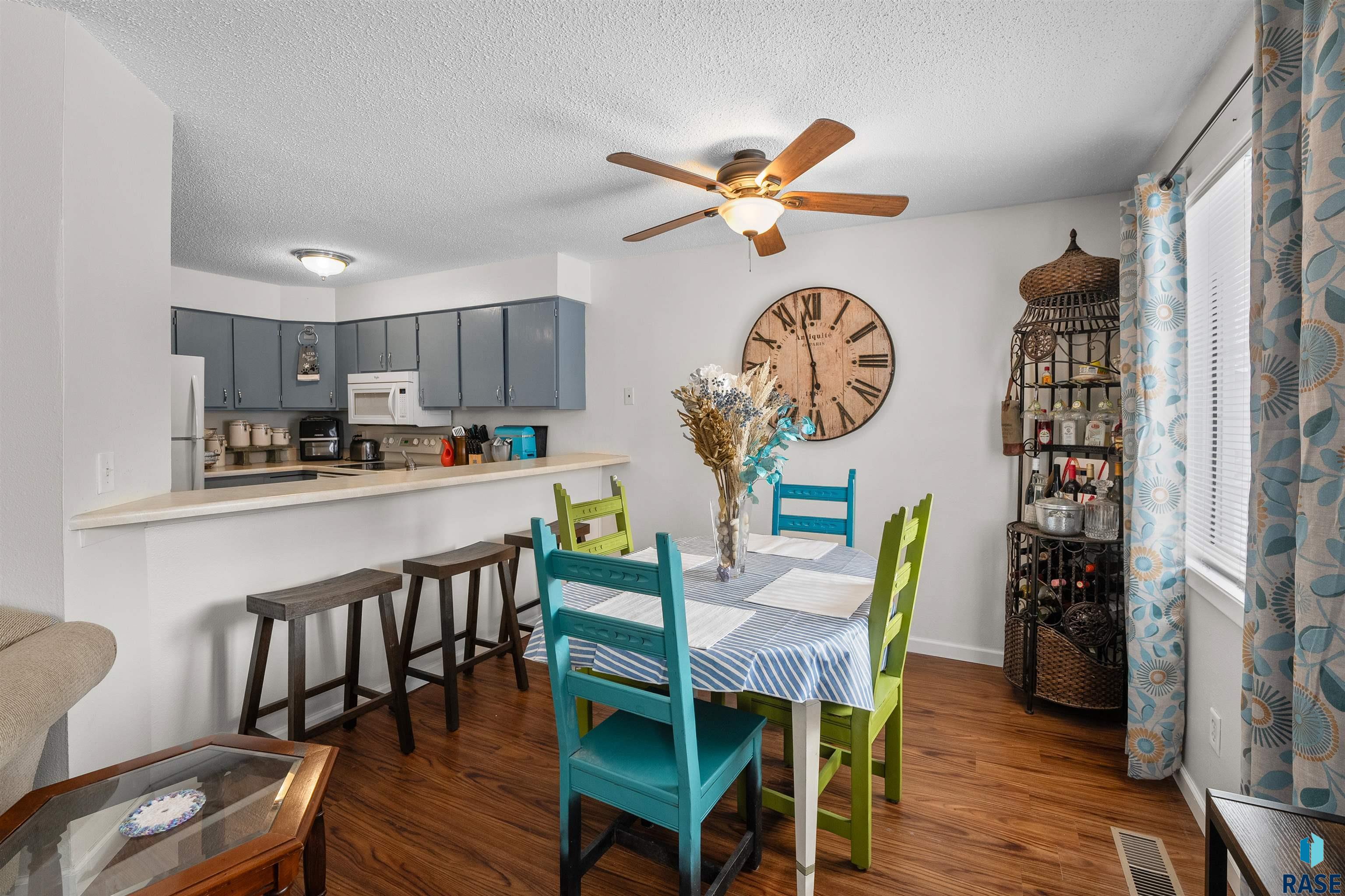 1104 W 57th St Unit: 301