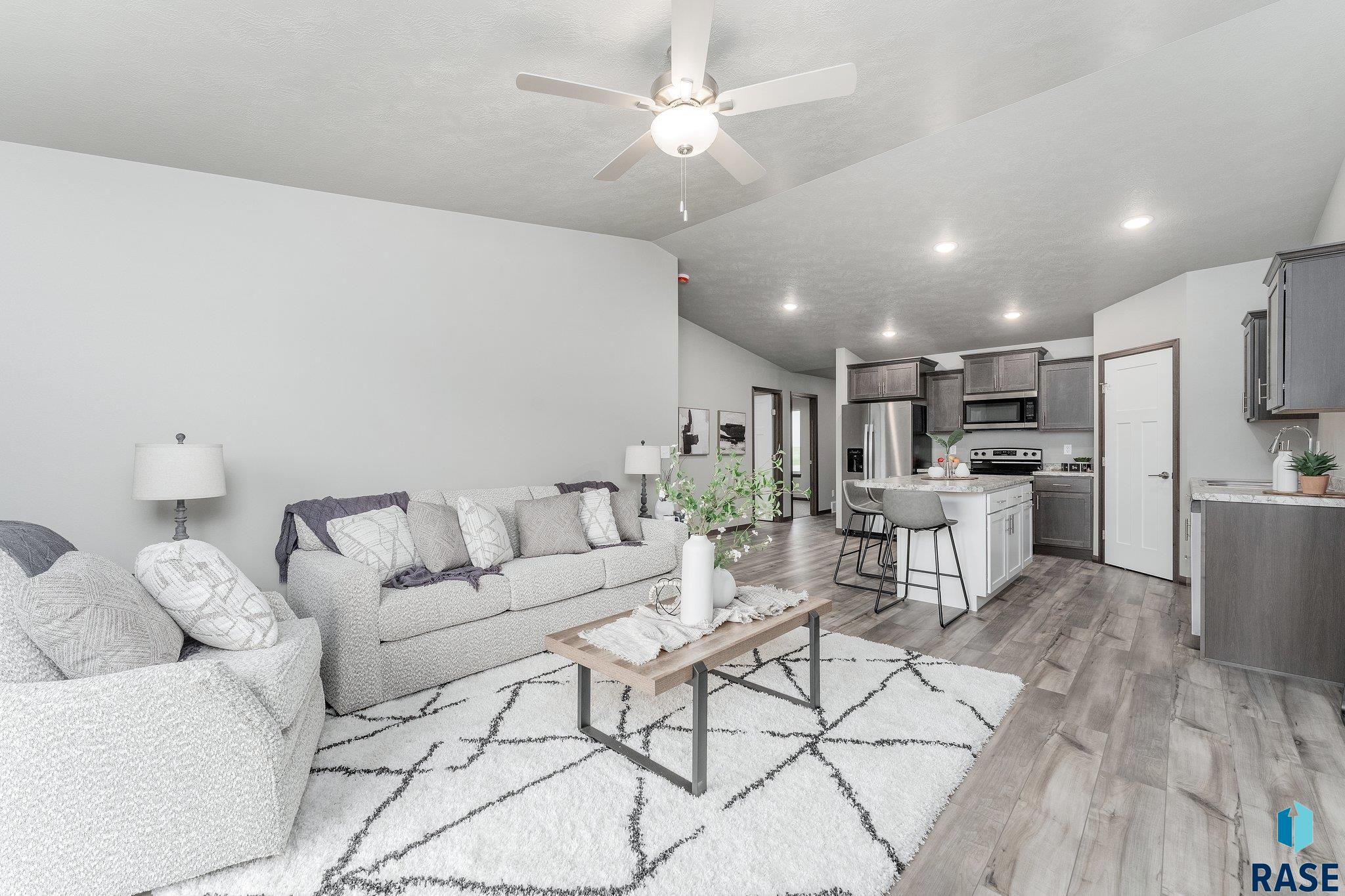 1707 N Tina Dr