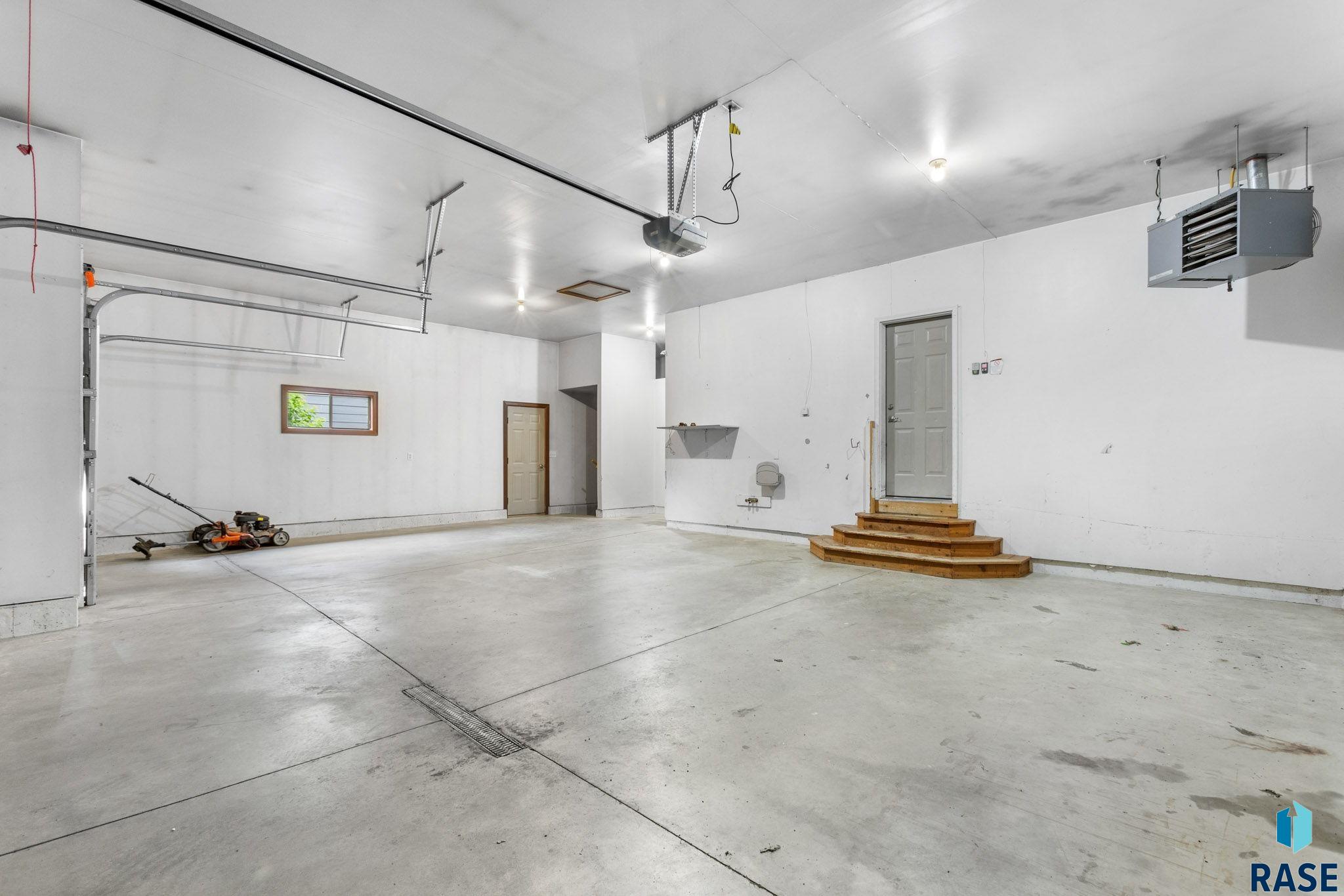 4100 W 89th St