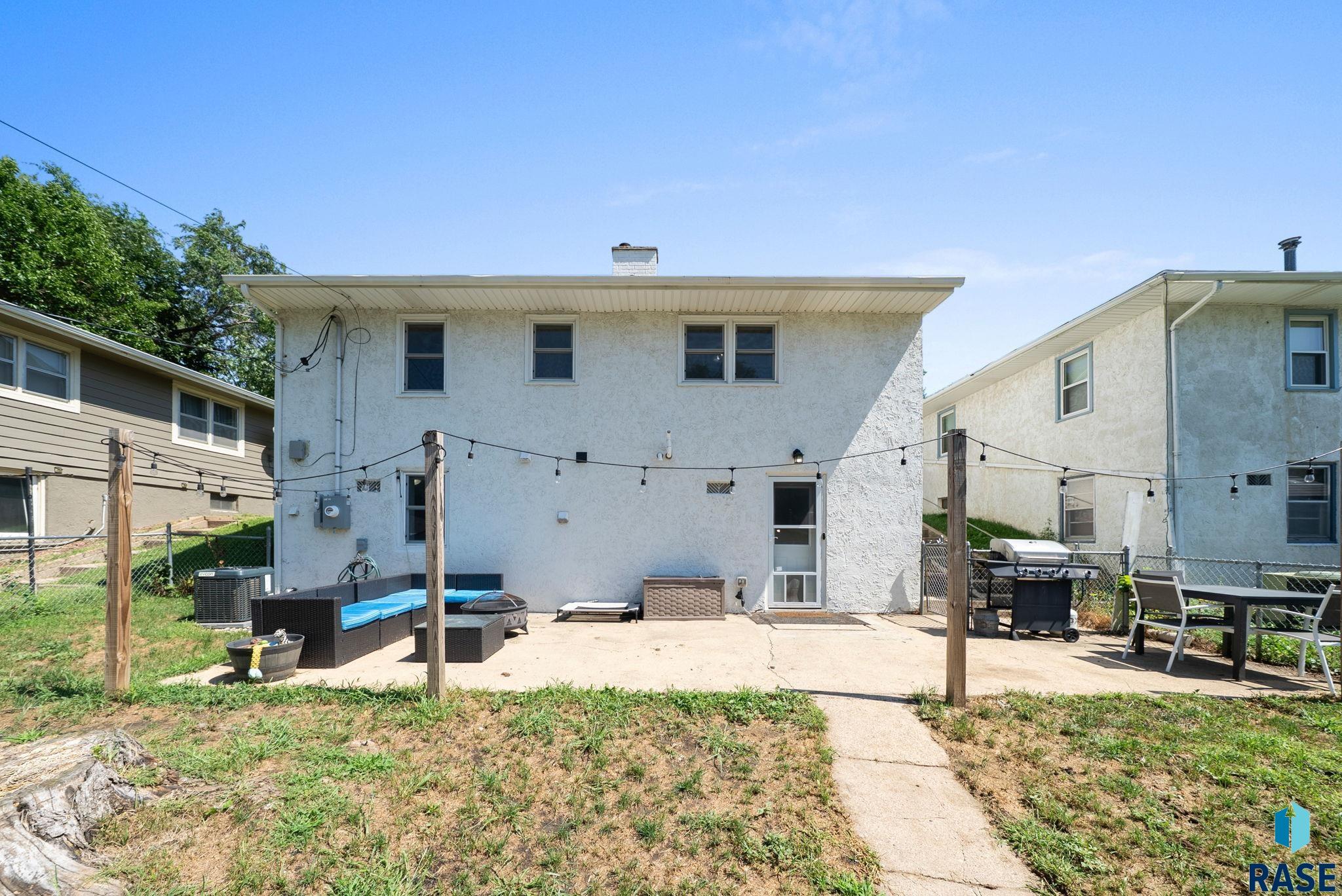 717 N Blauvelt Ave