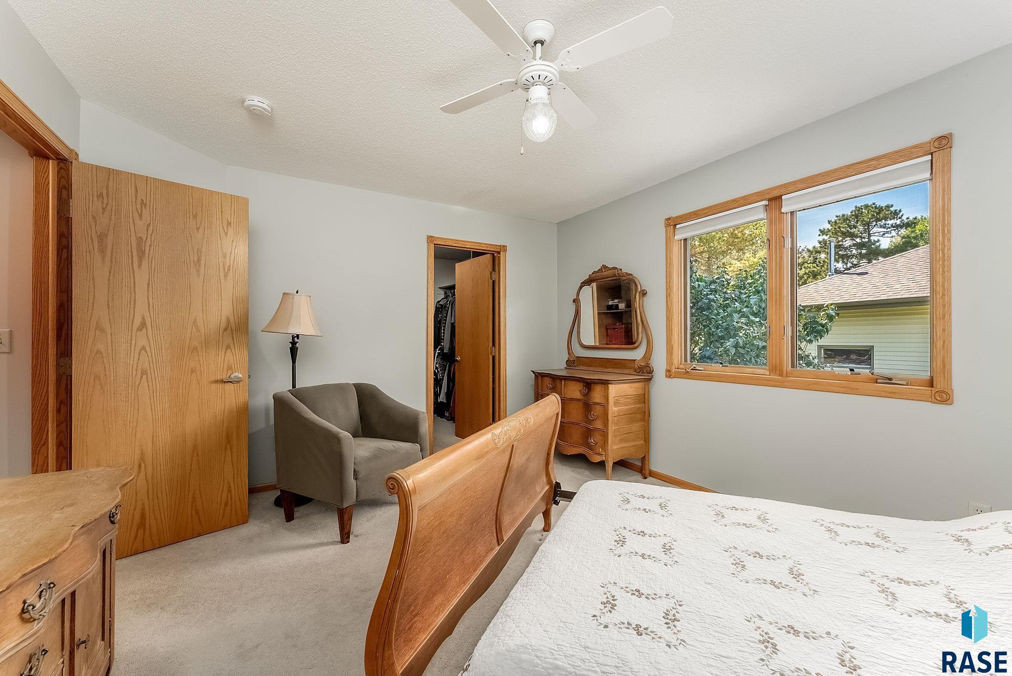 1909 W Ashley Cir