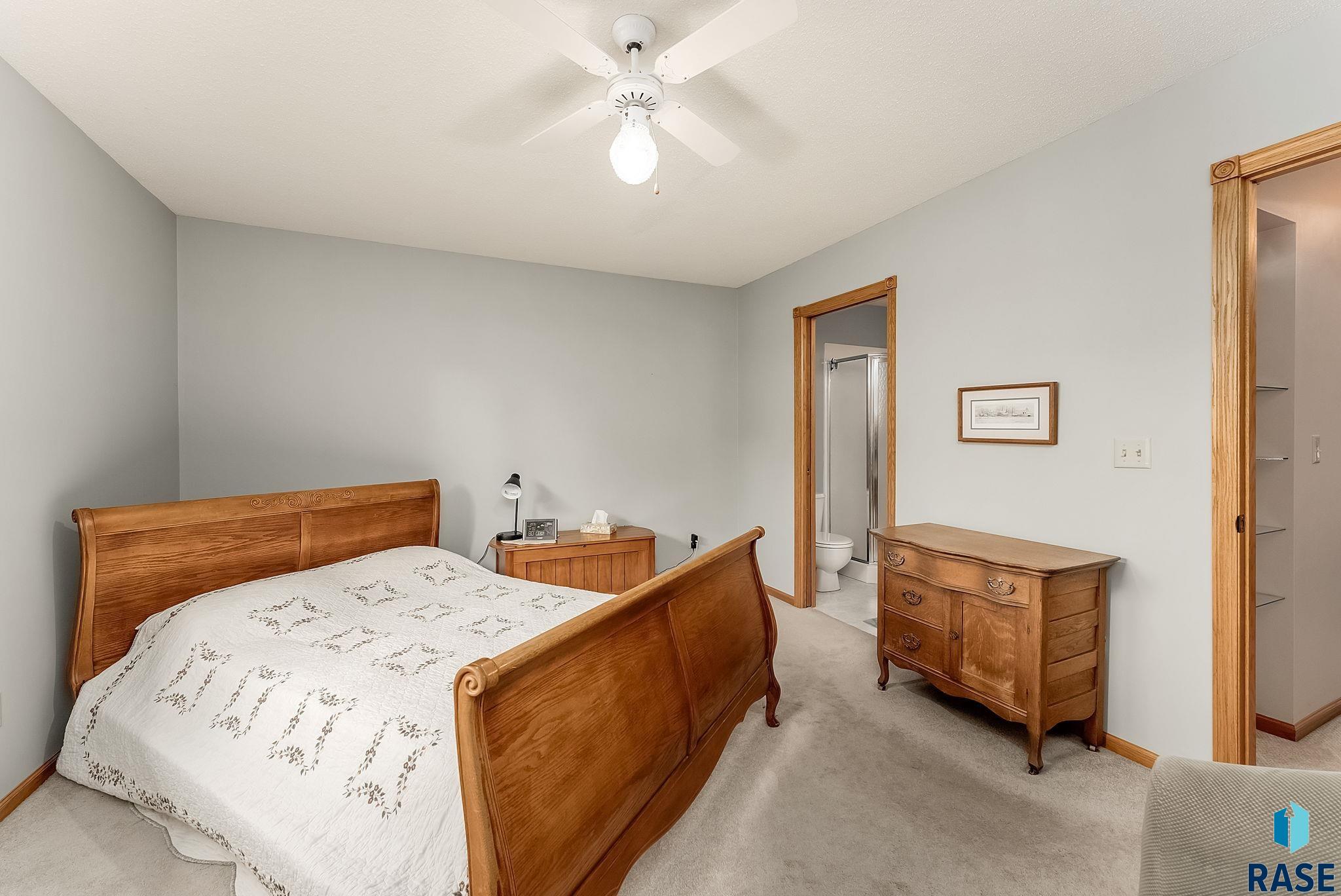 1909 W Ashley Cir