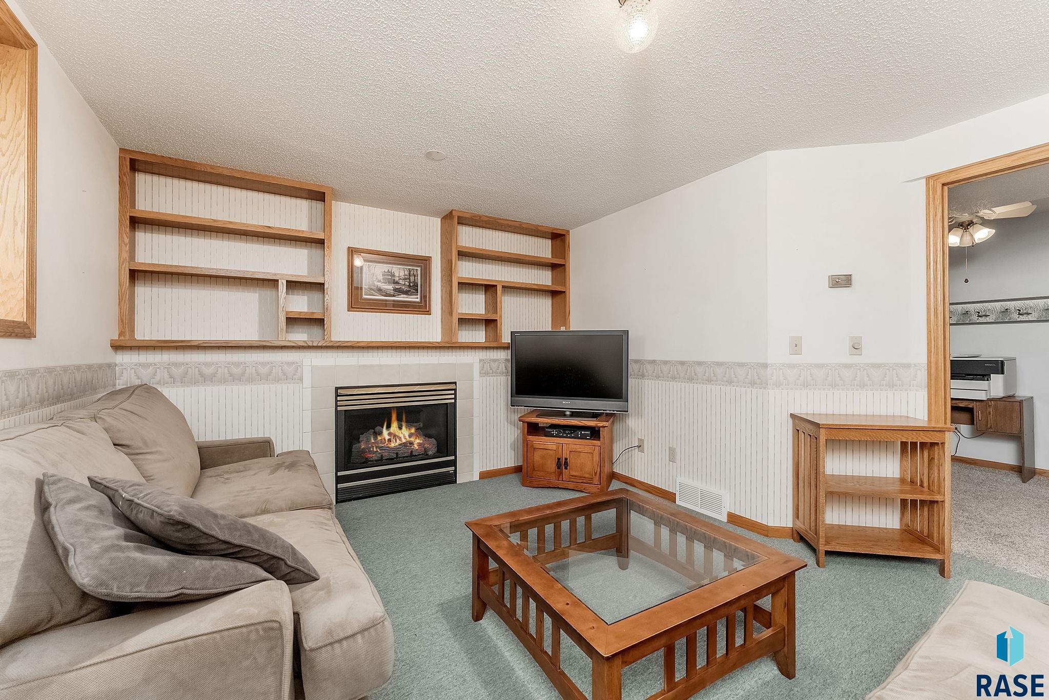 1909 W Ashley Cir