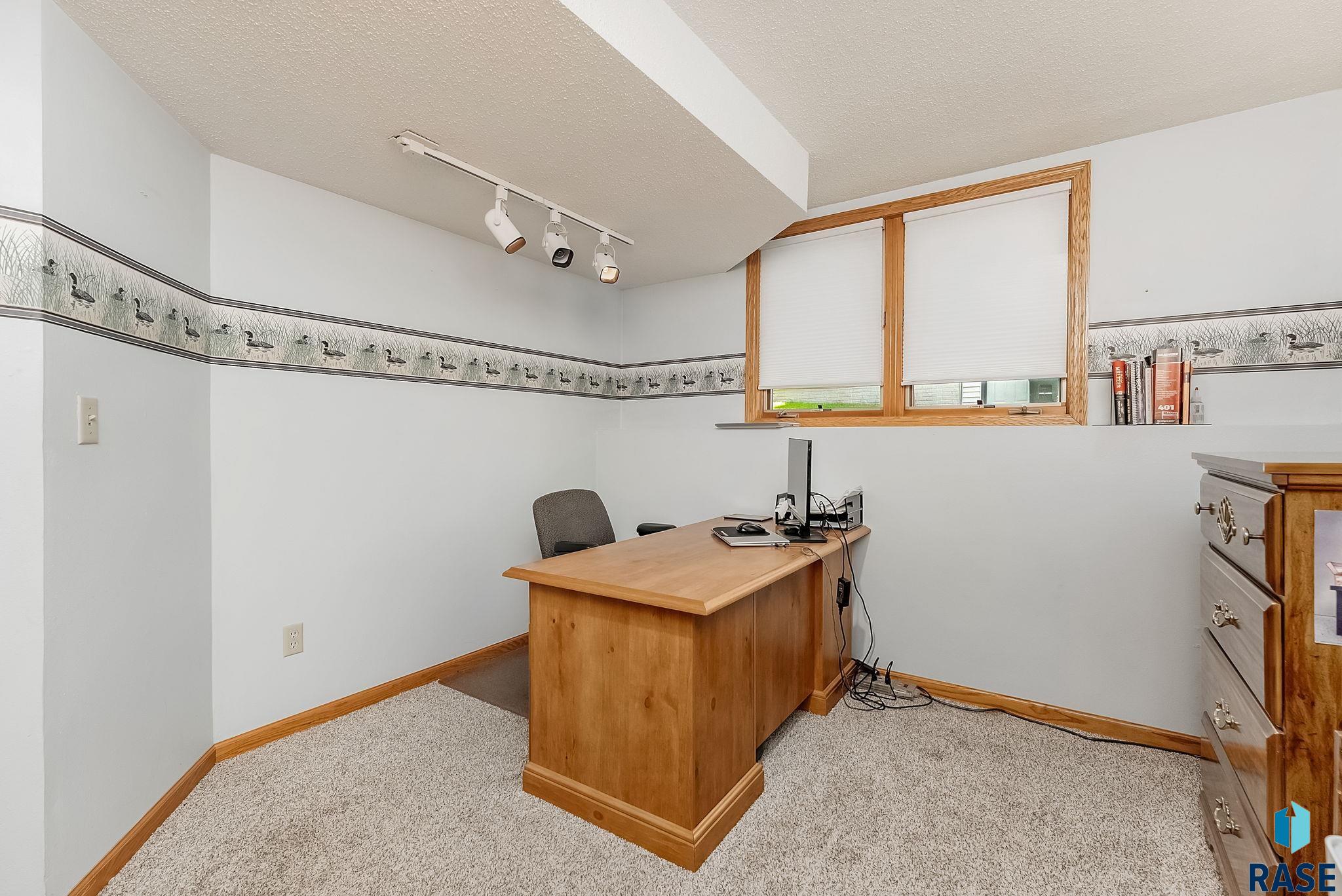 1909 W Ashley Cir