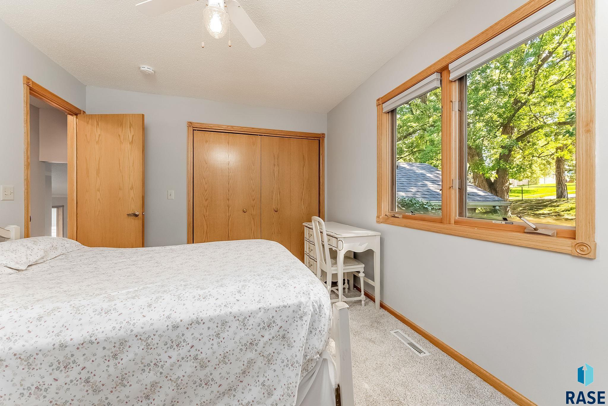 1909 W Ashley Cir