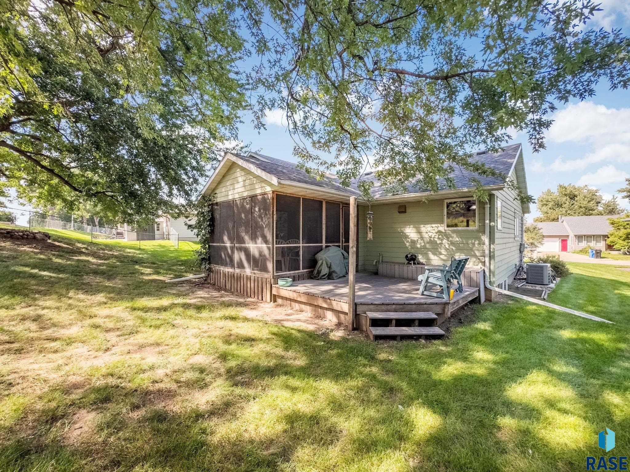 1909 W Ashley Cir