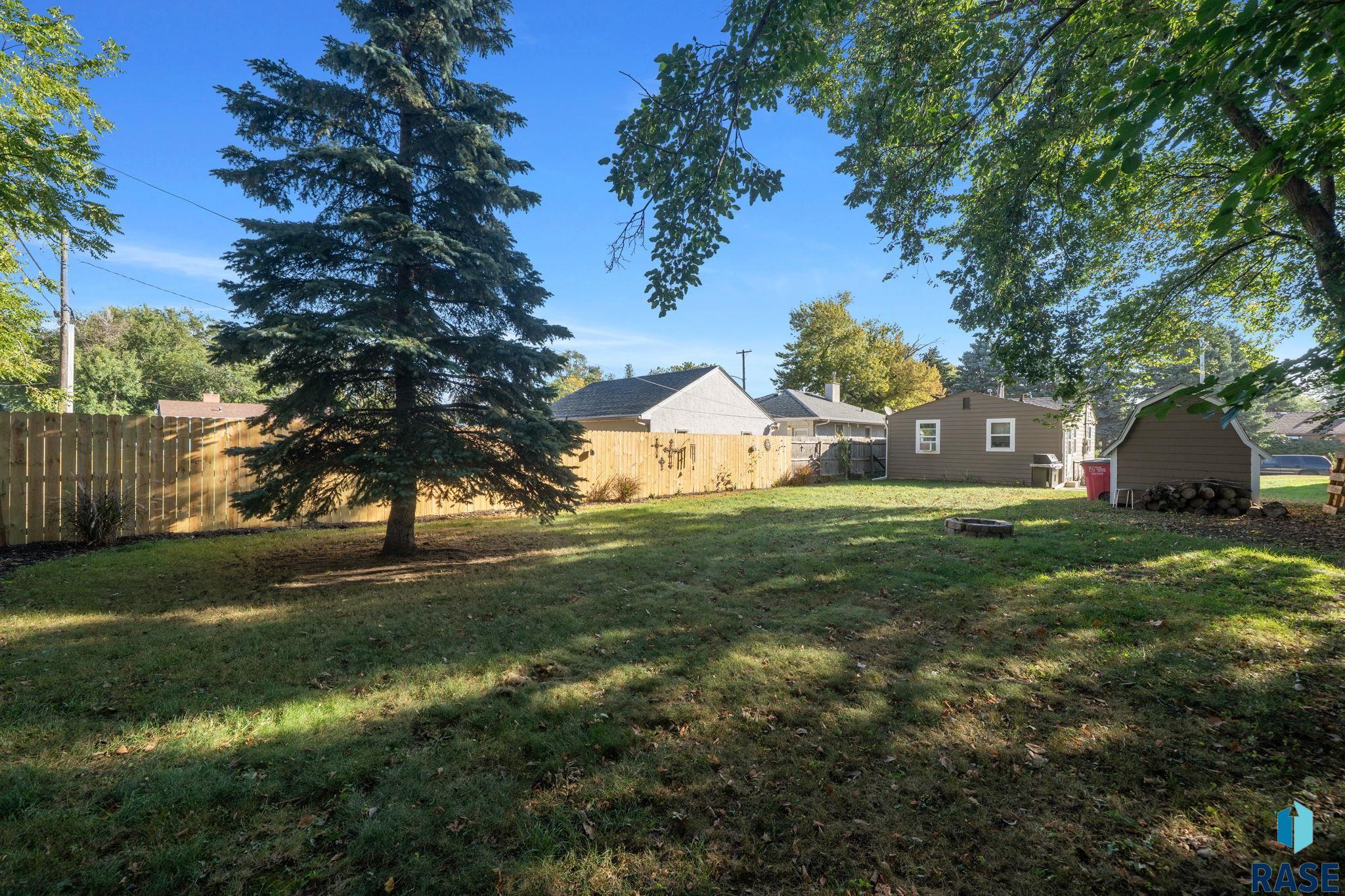 1417 N Mable Ave