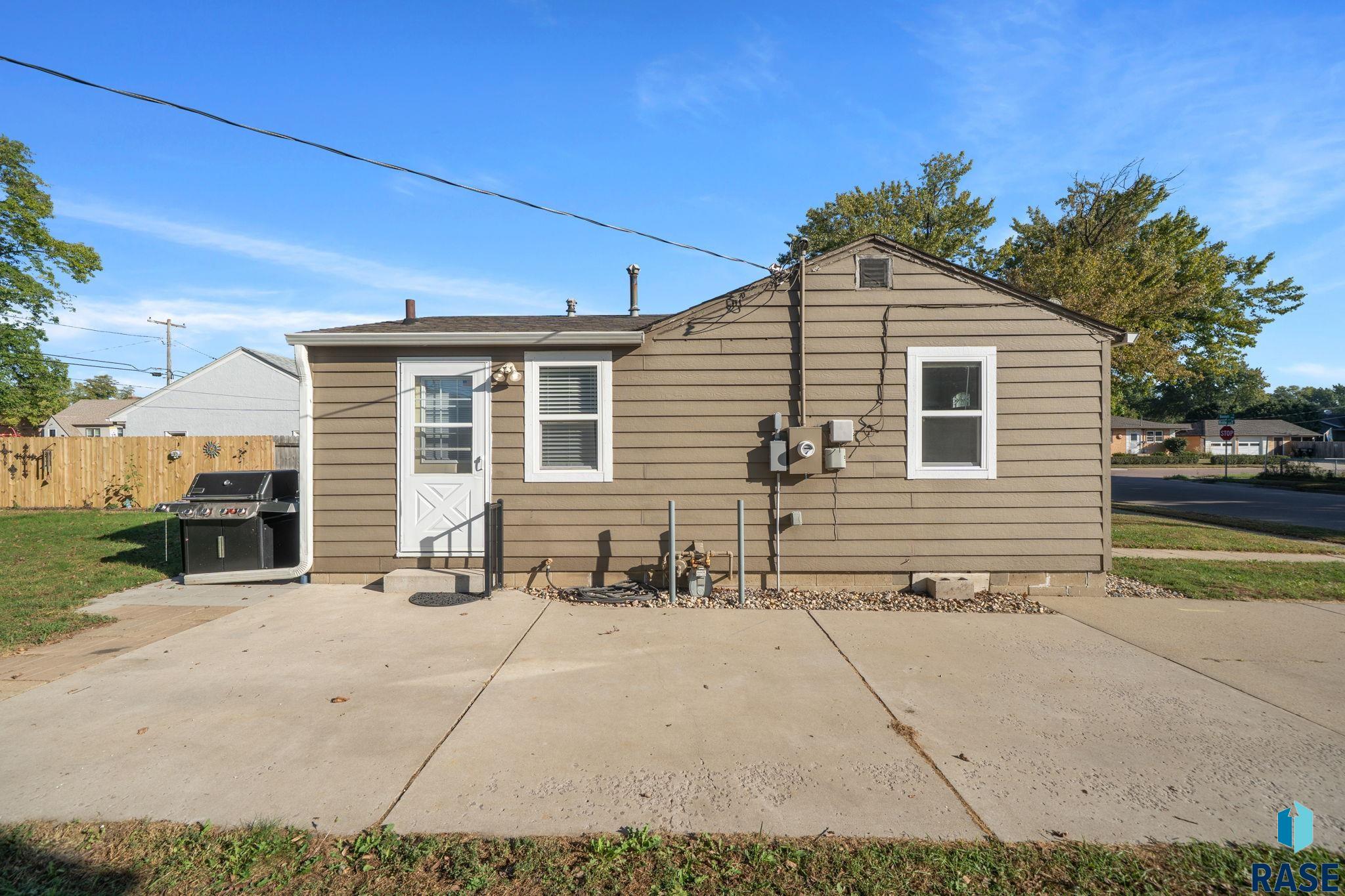 1417 N Mable Ave