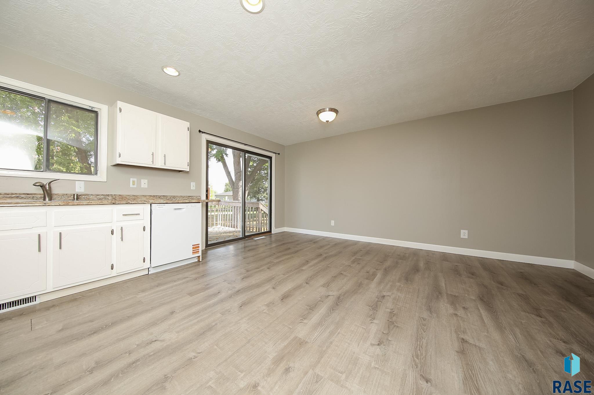 4208 E 23rd St