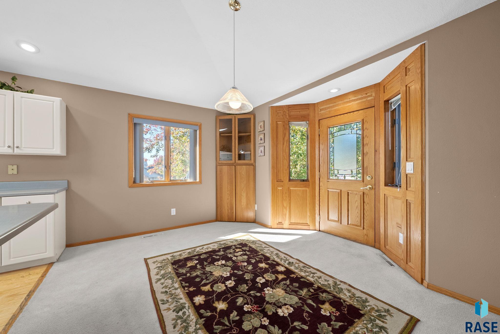 2813 S Cinnabar Cir