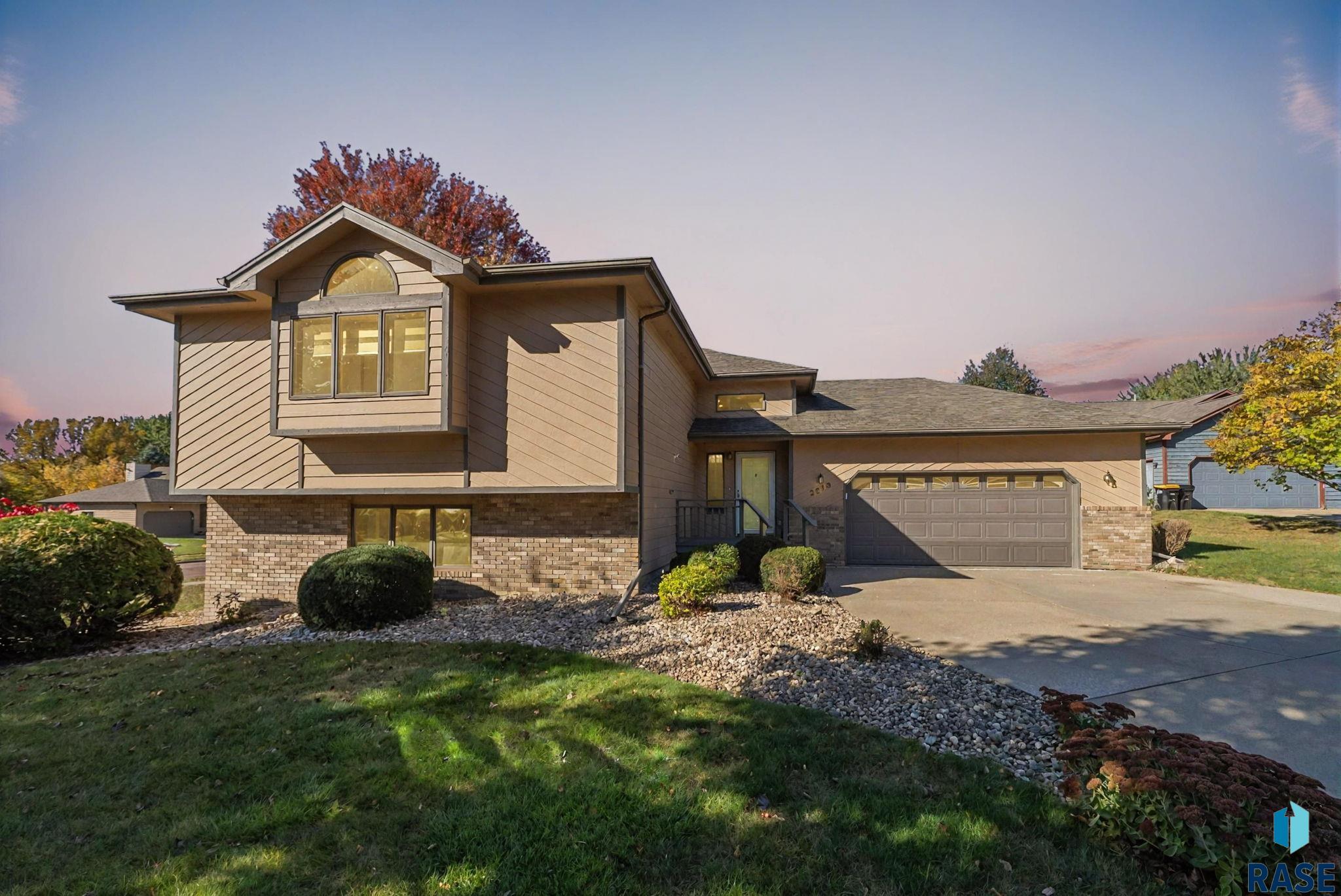 2813 S Cinnabar Cir