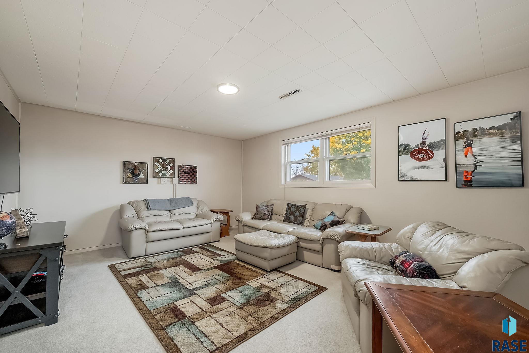 2804 W 39th St
