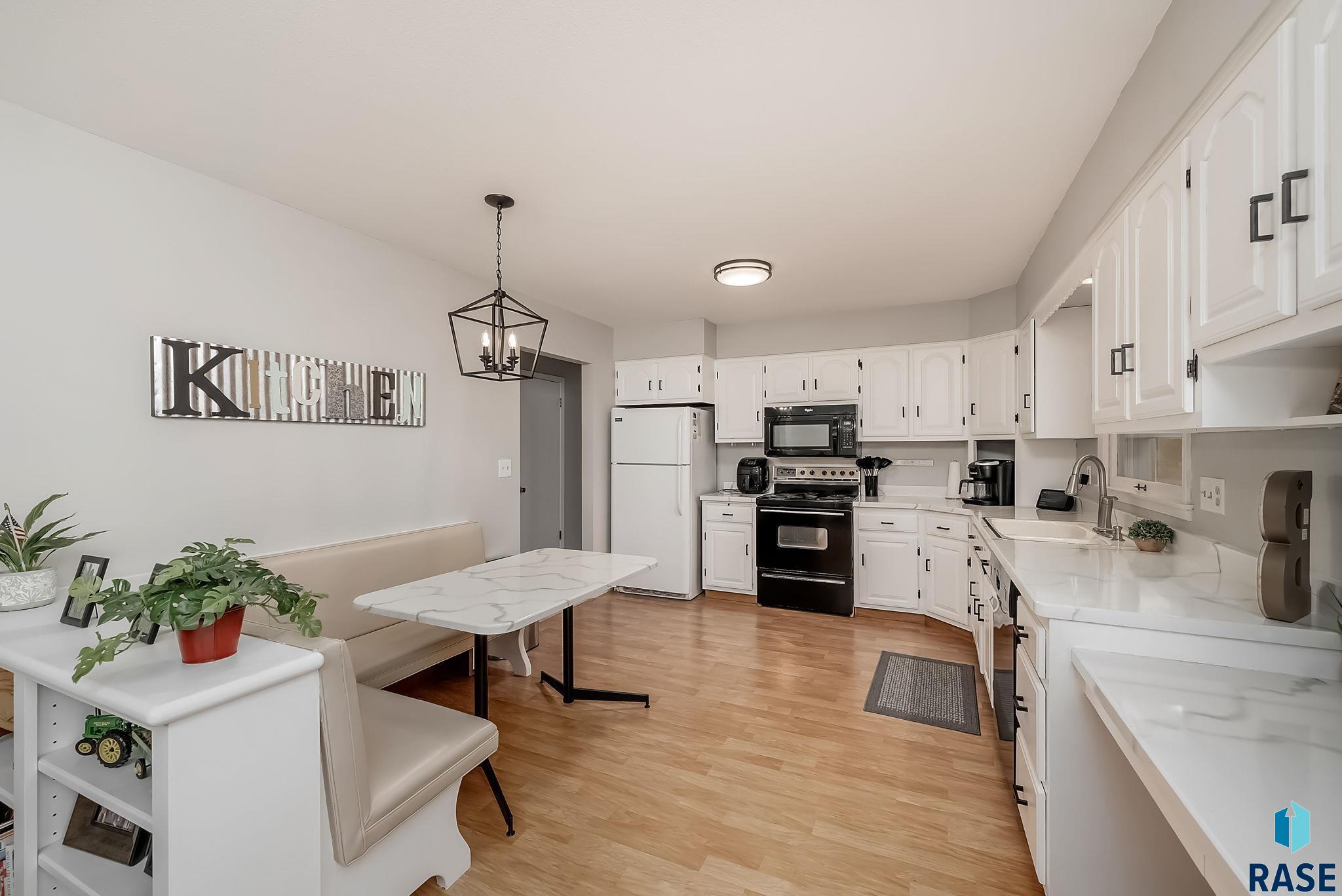 2804 W 39th St