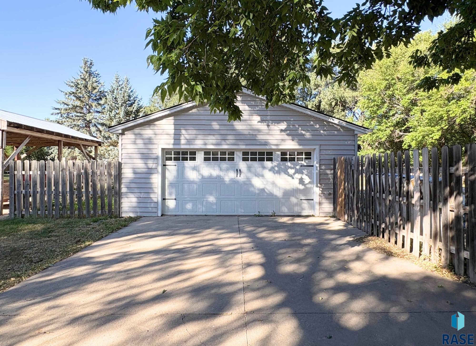 3131 N Jessica Ave