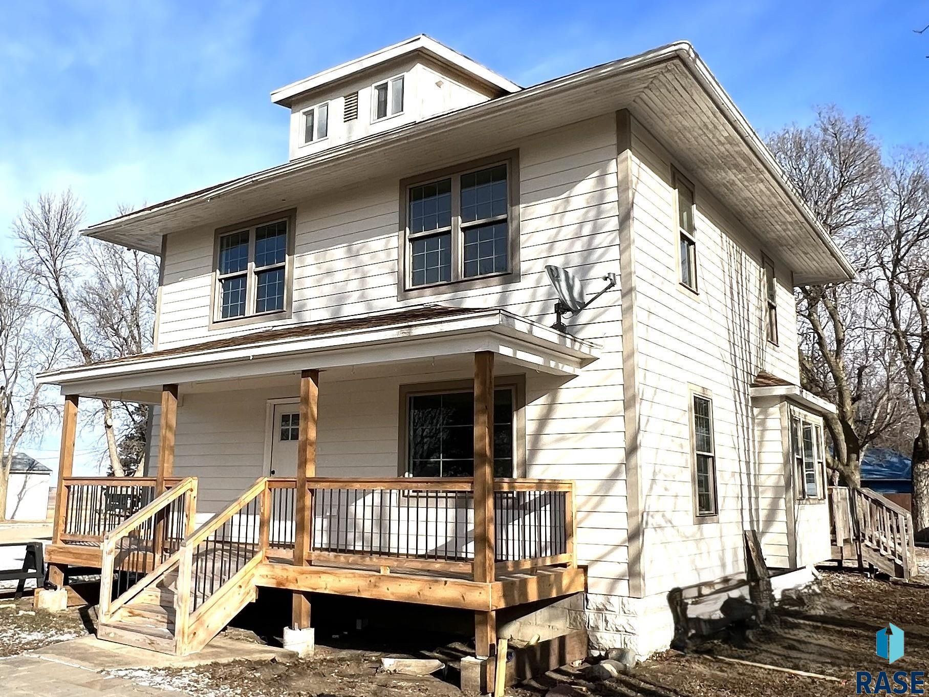 306 N Main St