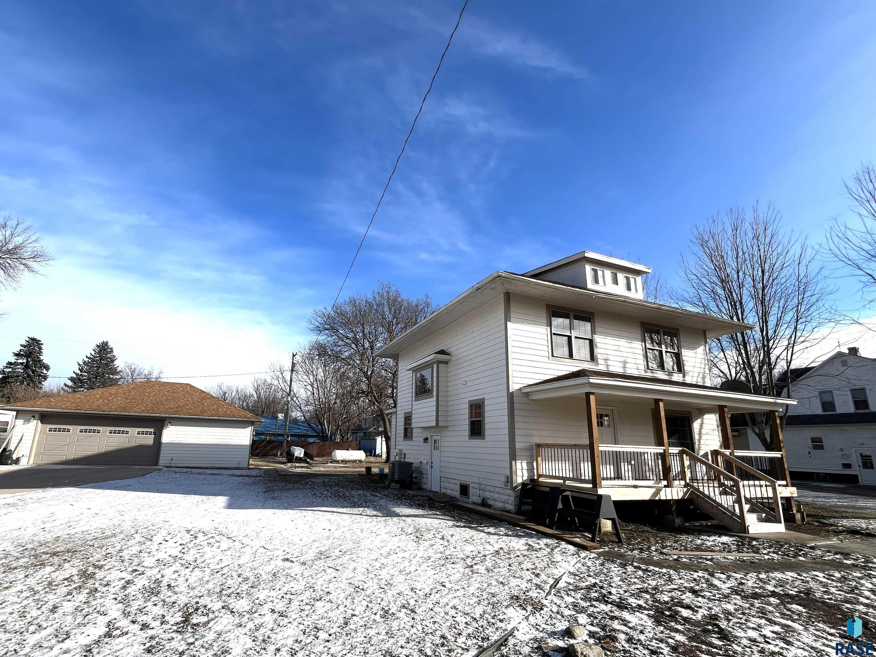 306 N Main St