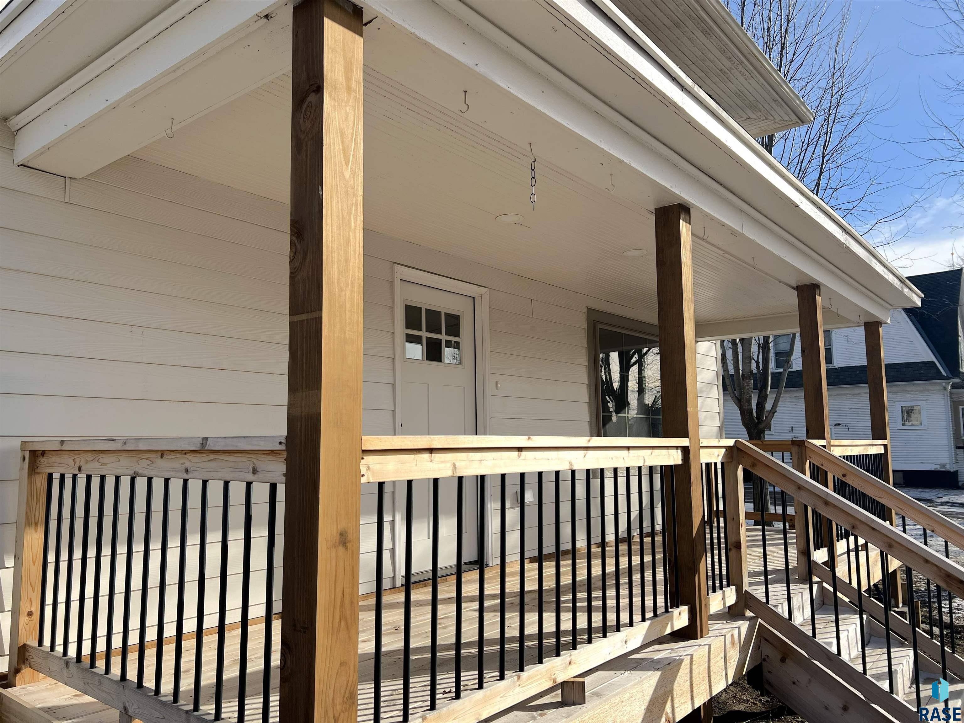 306 N Main St