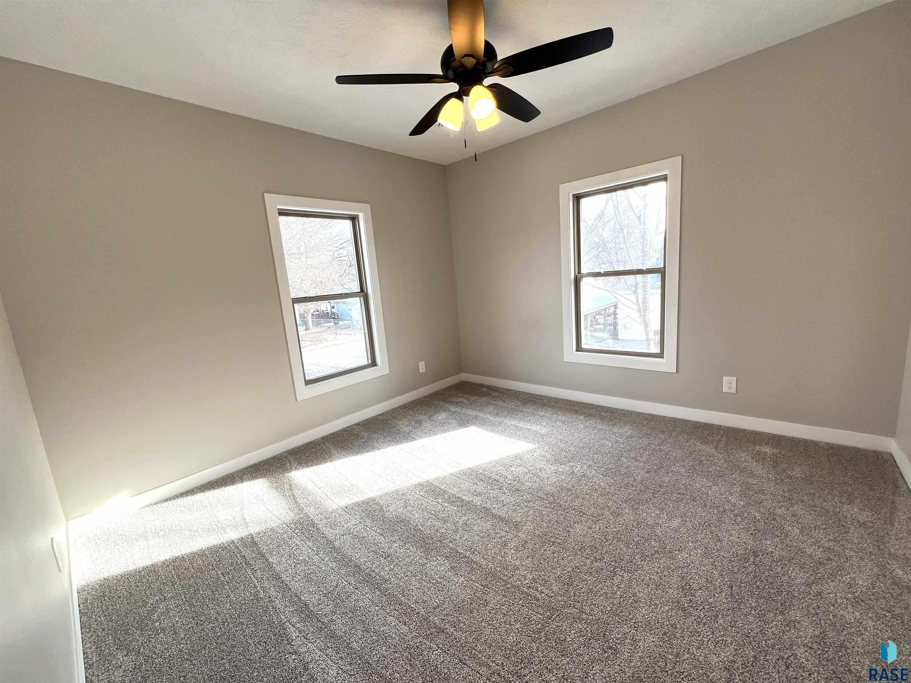 306 N Main St