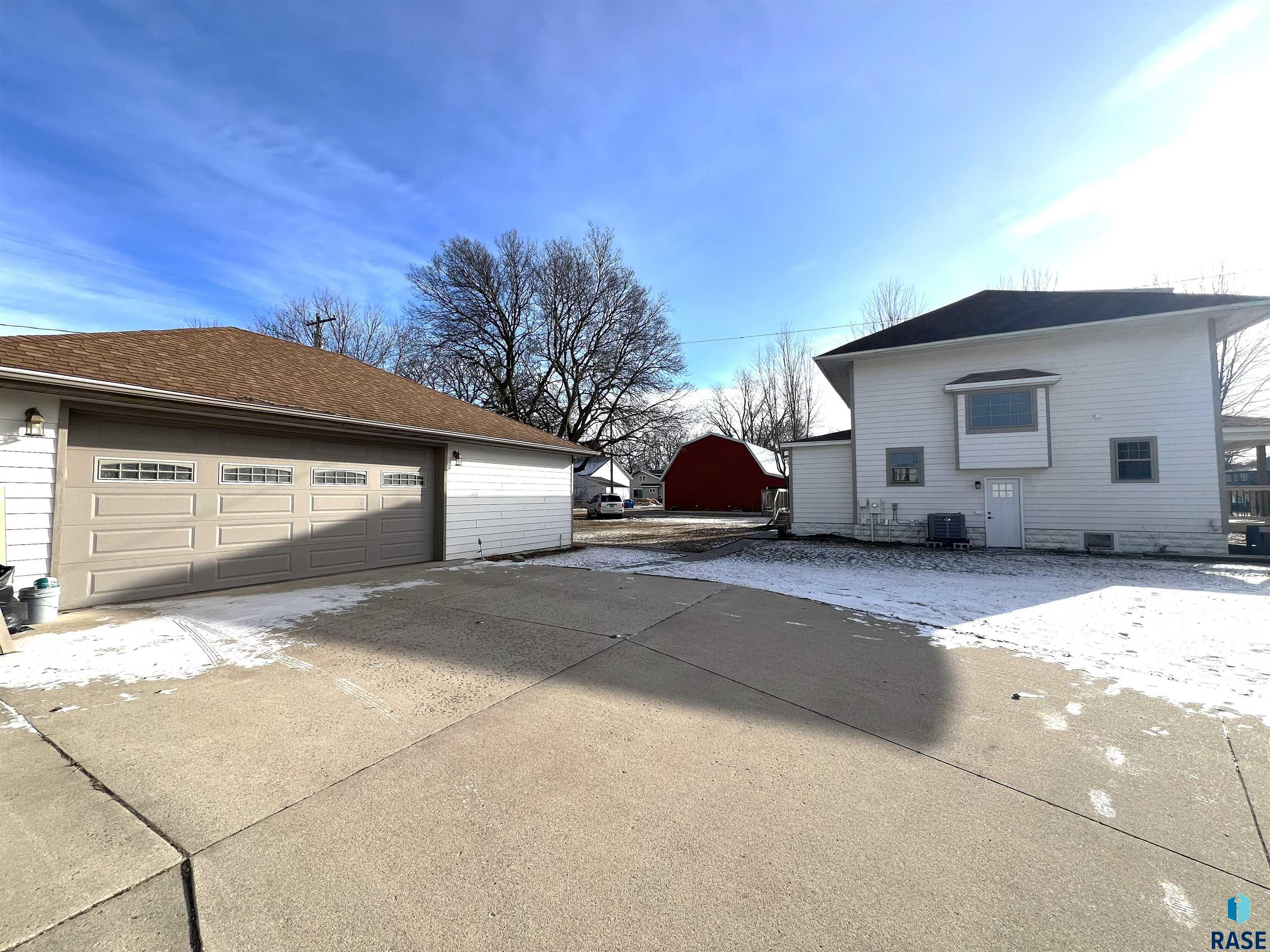 306 N Main St