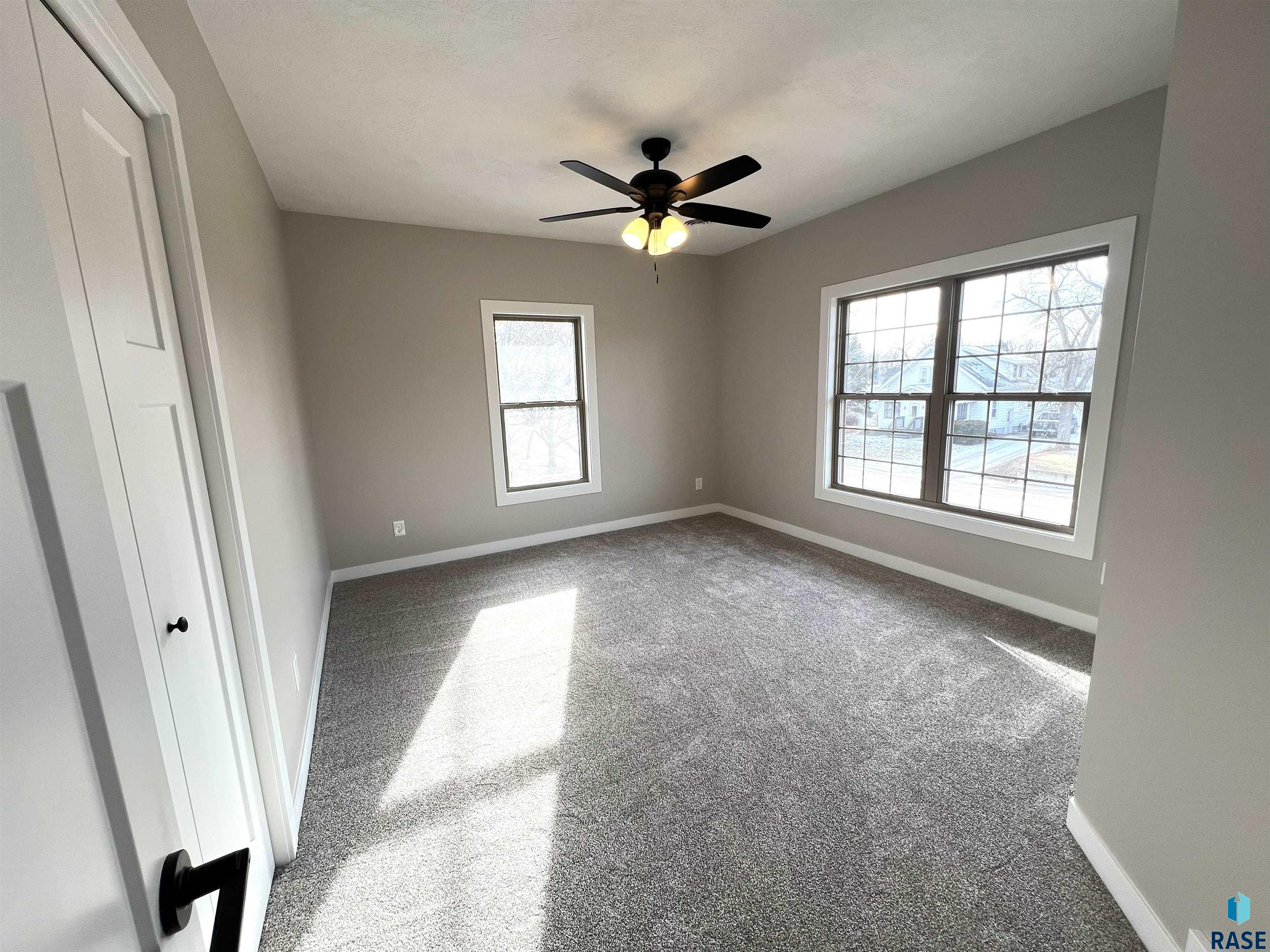 306 N Main St