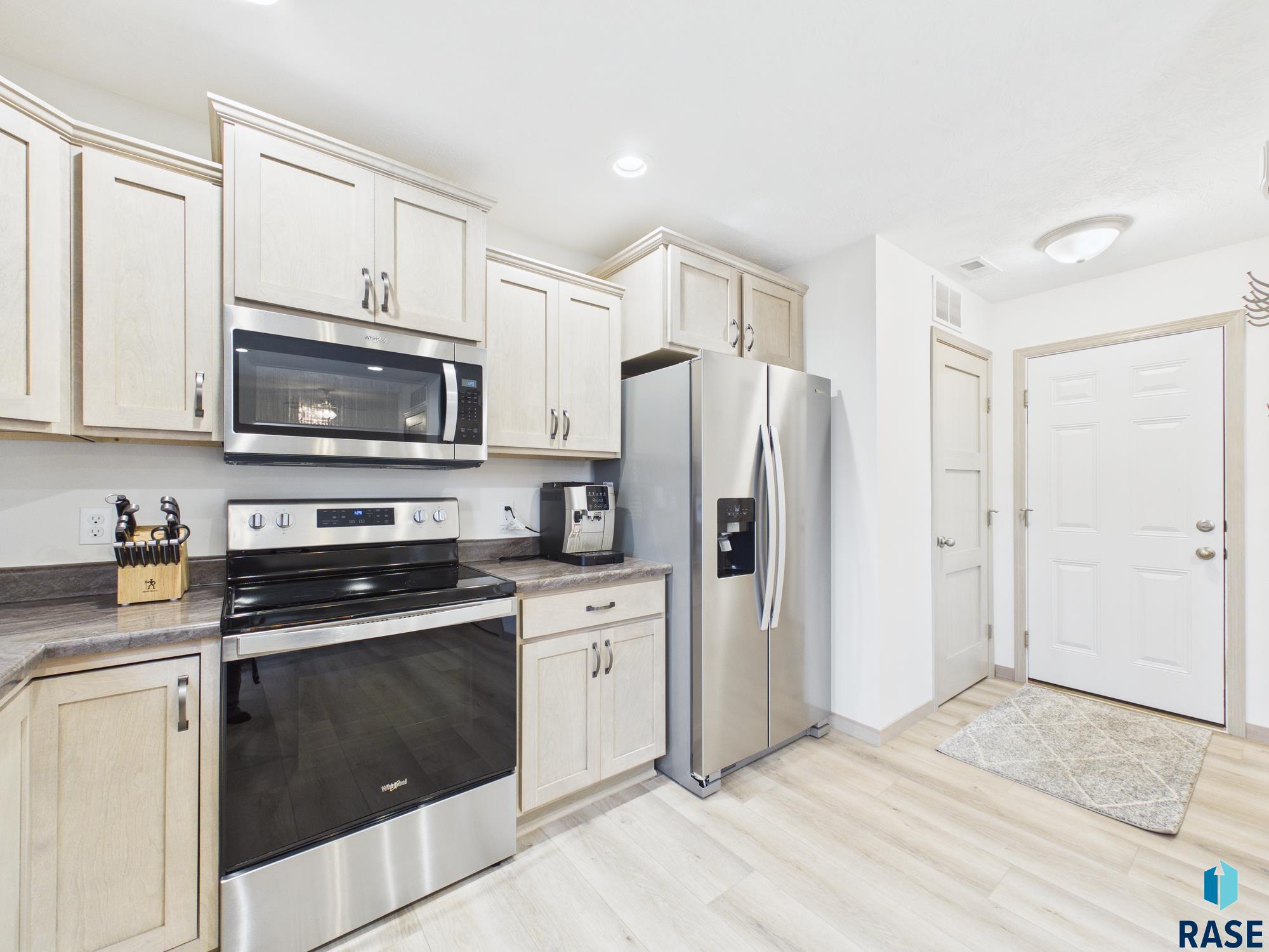 2817 S Lana Dr