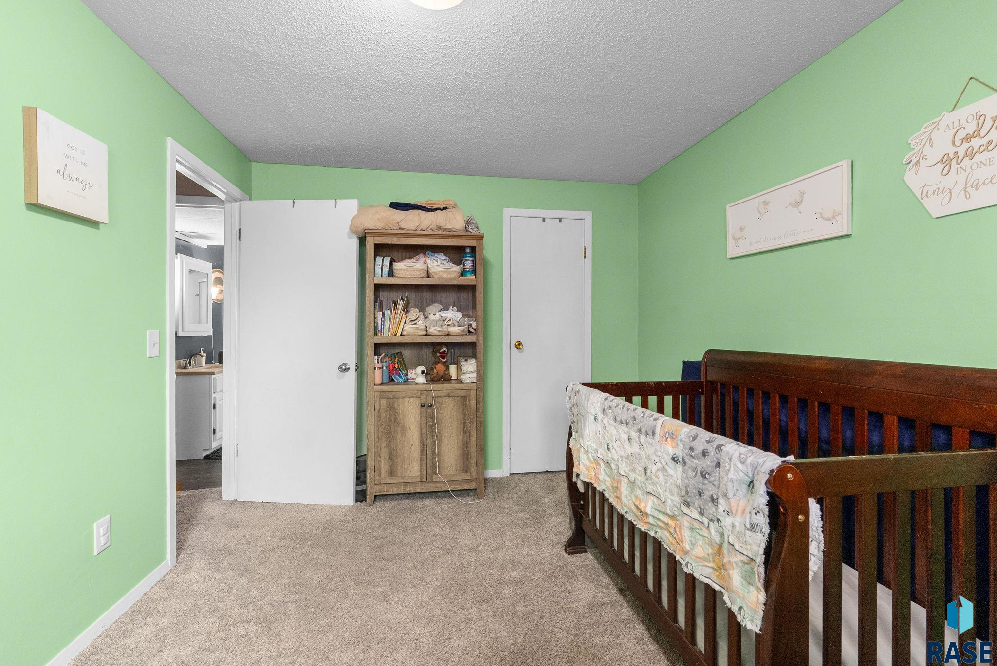 700 S Nicholas Ave
