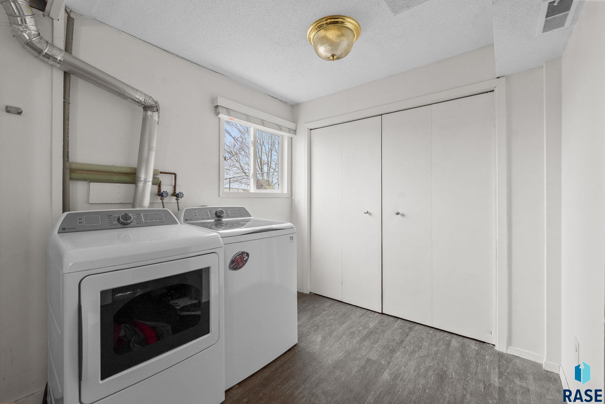 700 S Nicholas Ave