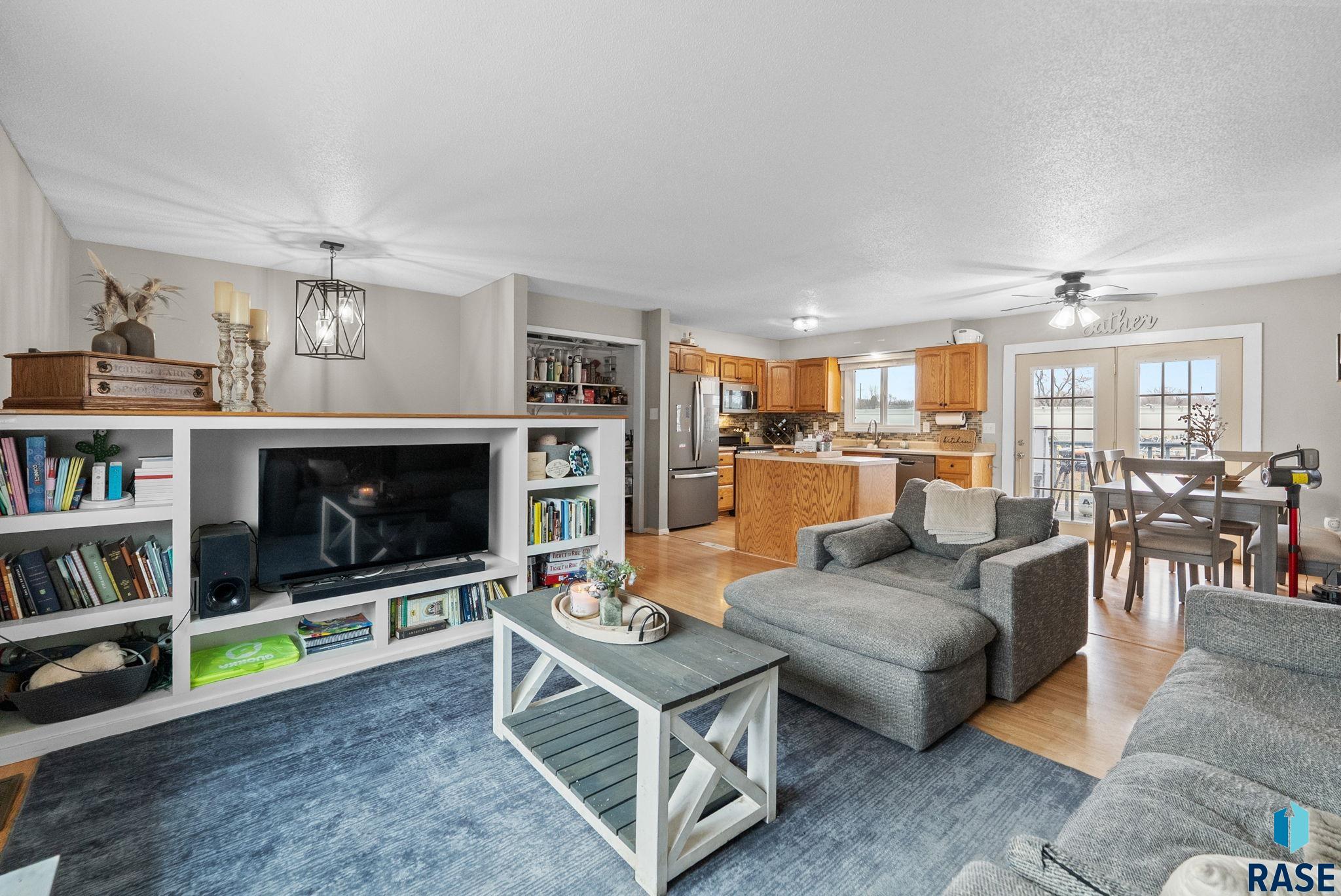 700 S Nicholas Ave