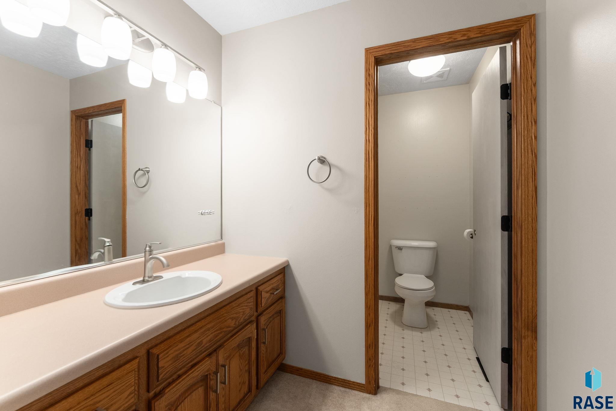 119 N La Salle Cir