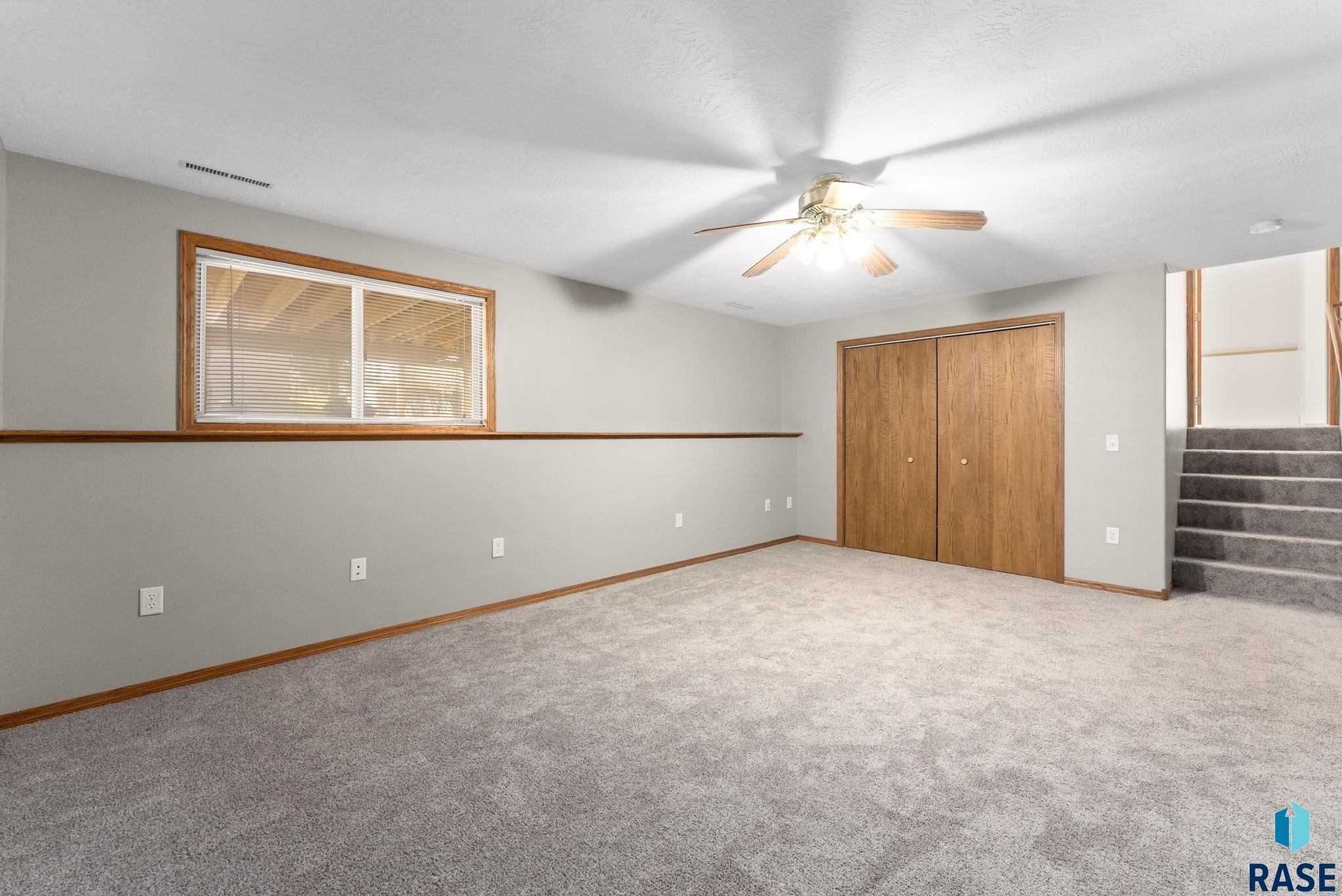119 N La Salle Cir