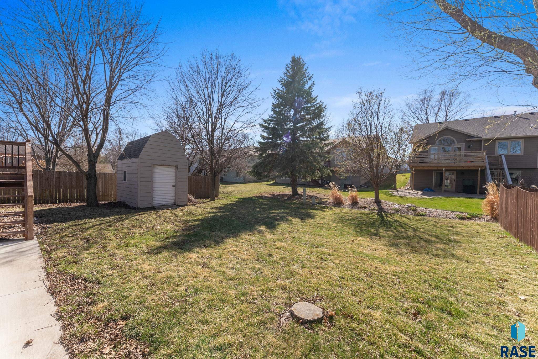 119 N La Salle Cir