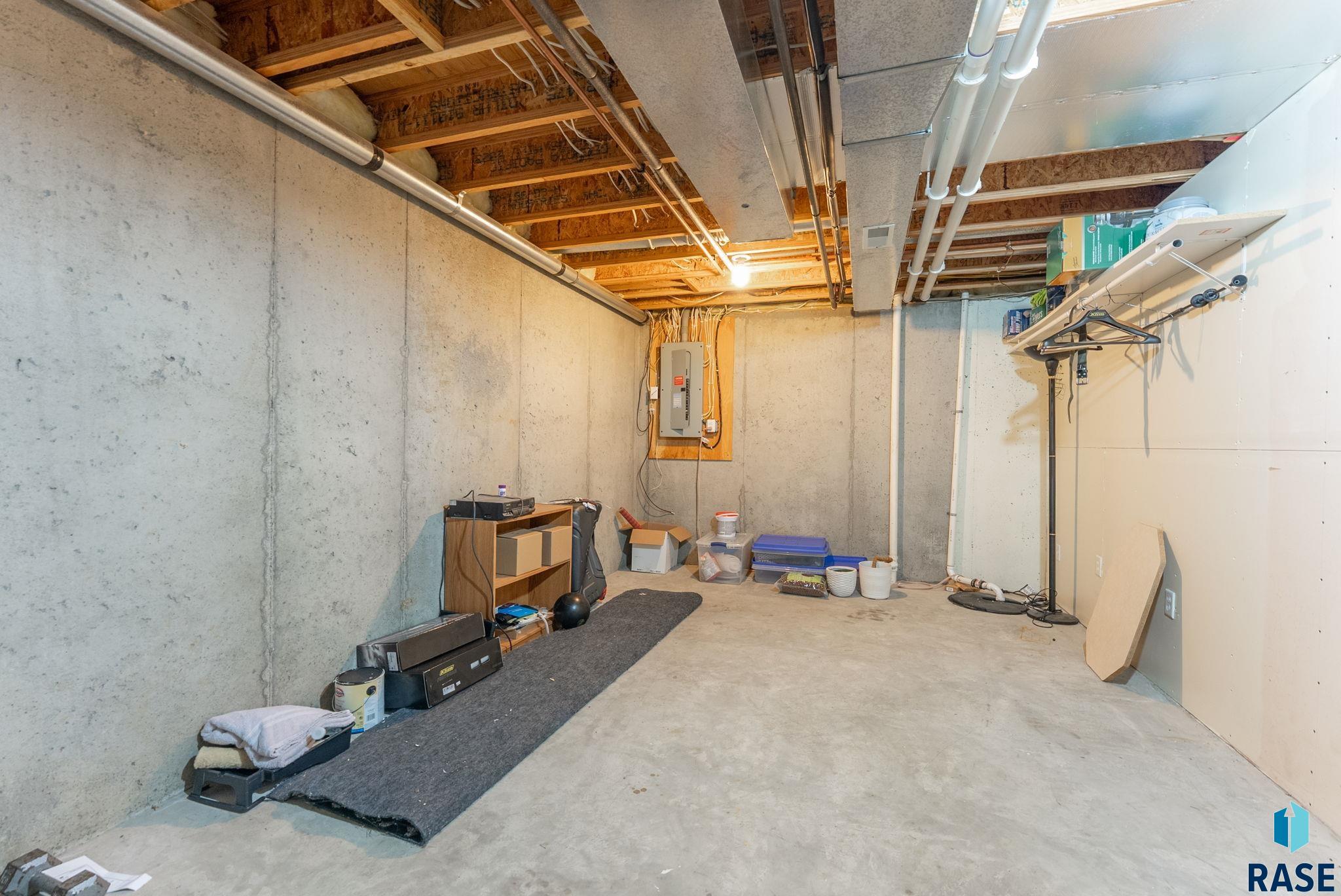 119 N La Salle Cir