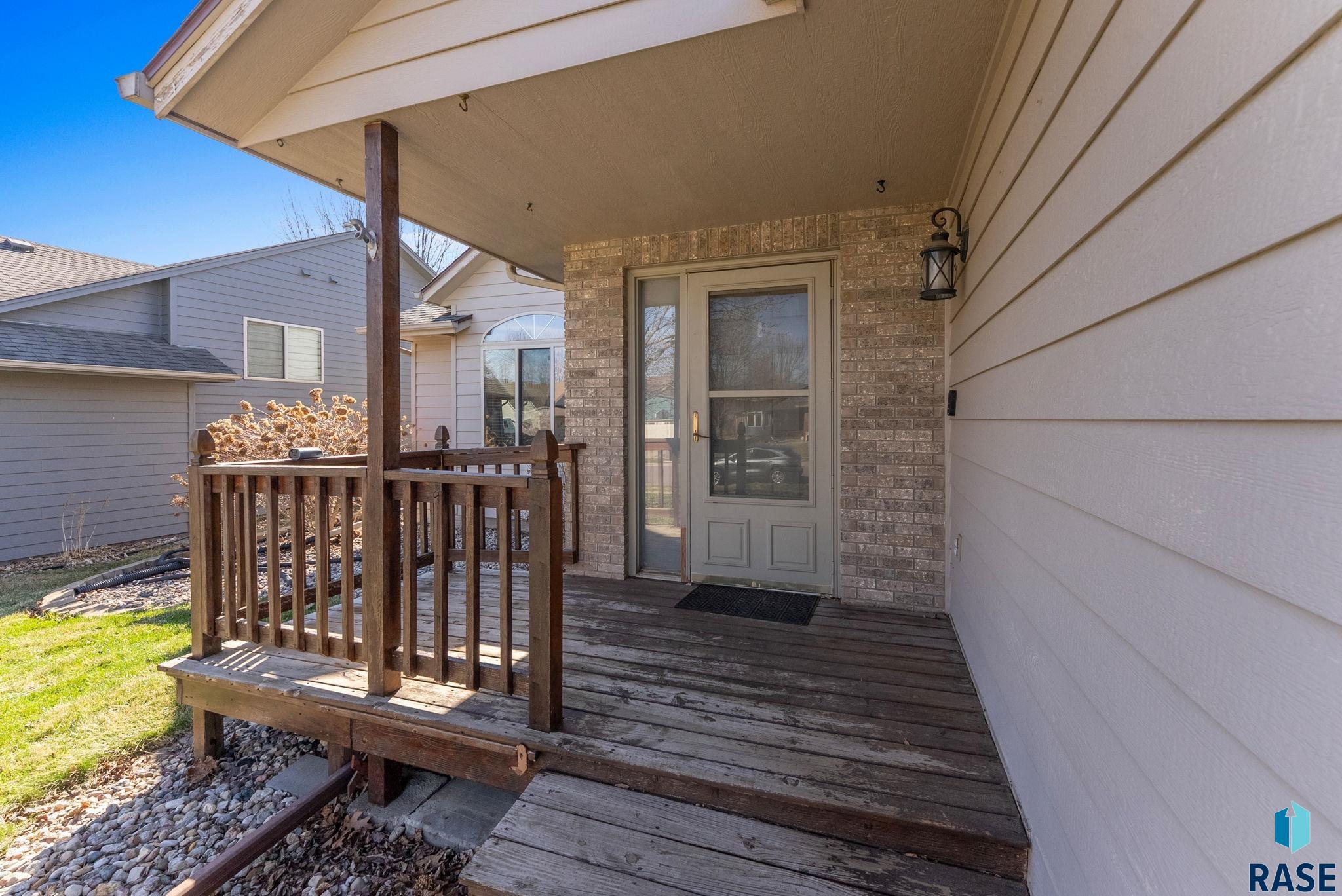 119 N La Salle Cir
