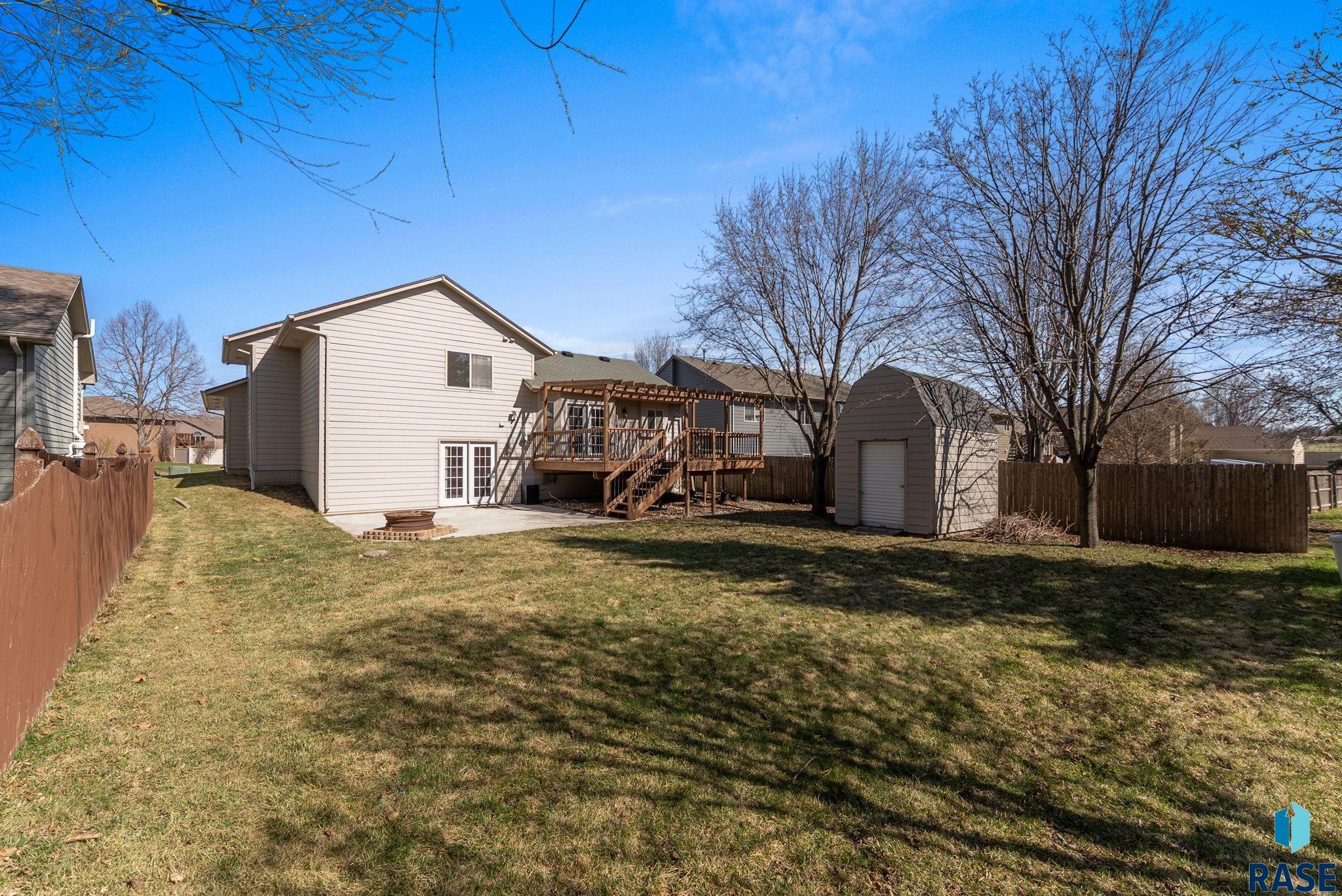 119 N La Salle Cir