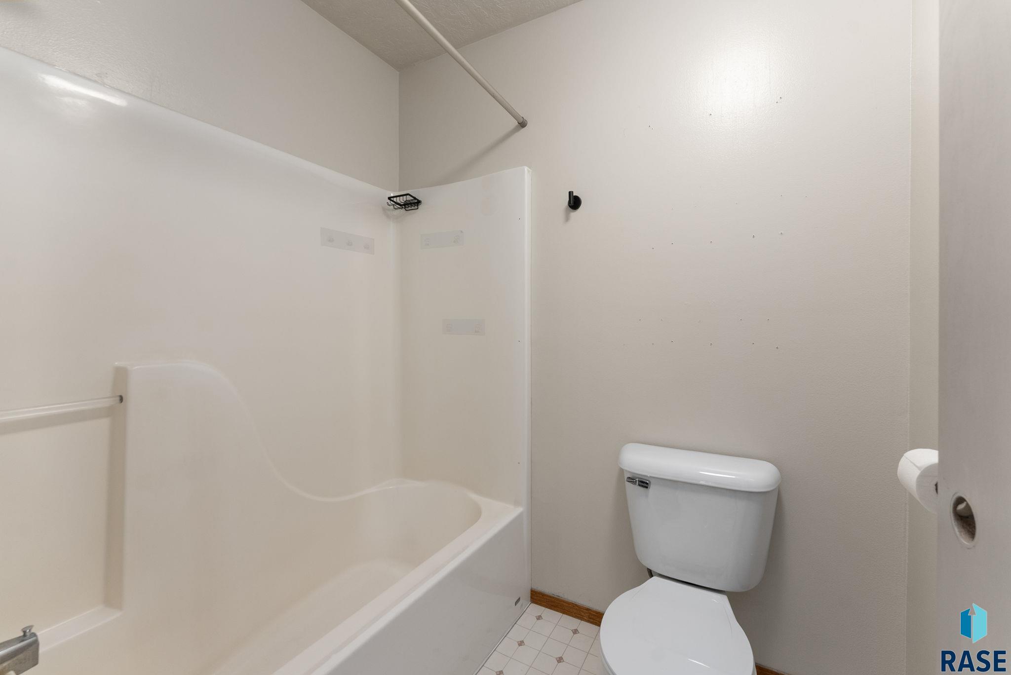 119 N La Salle Cir