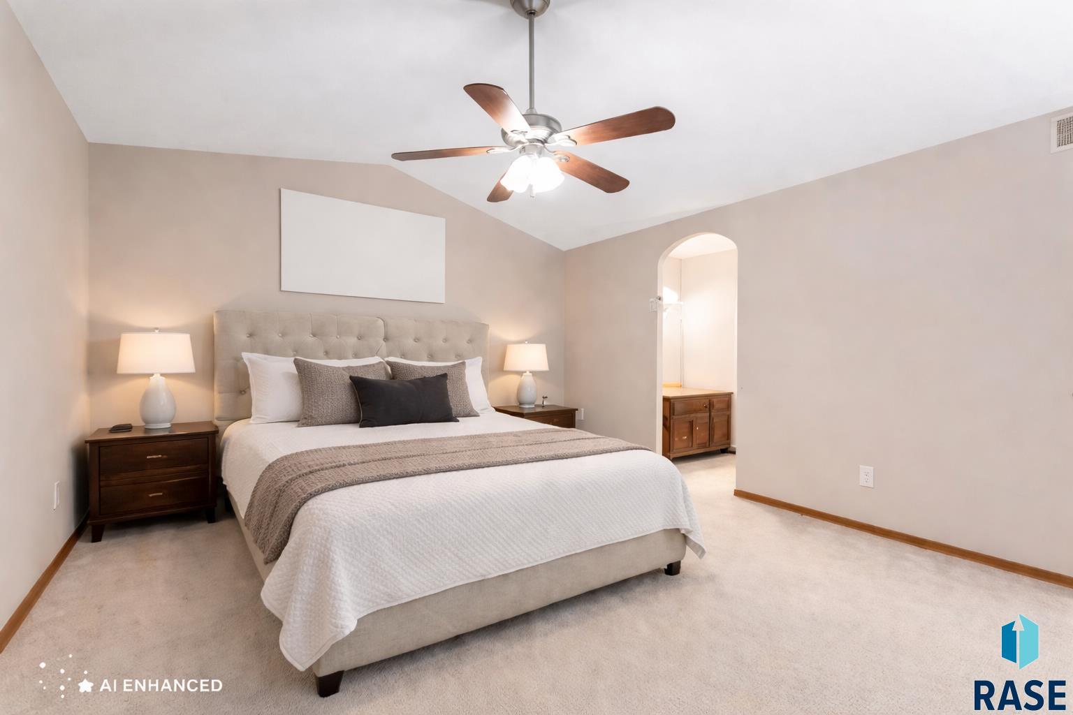 119 N La Salle Cir