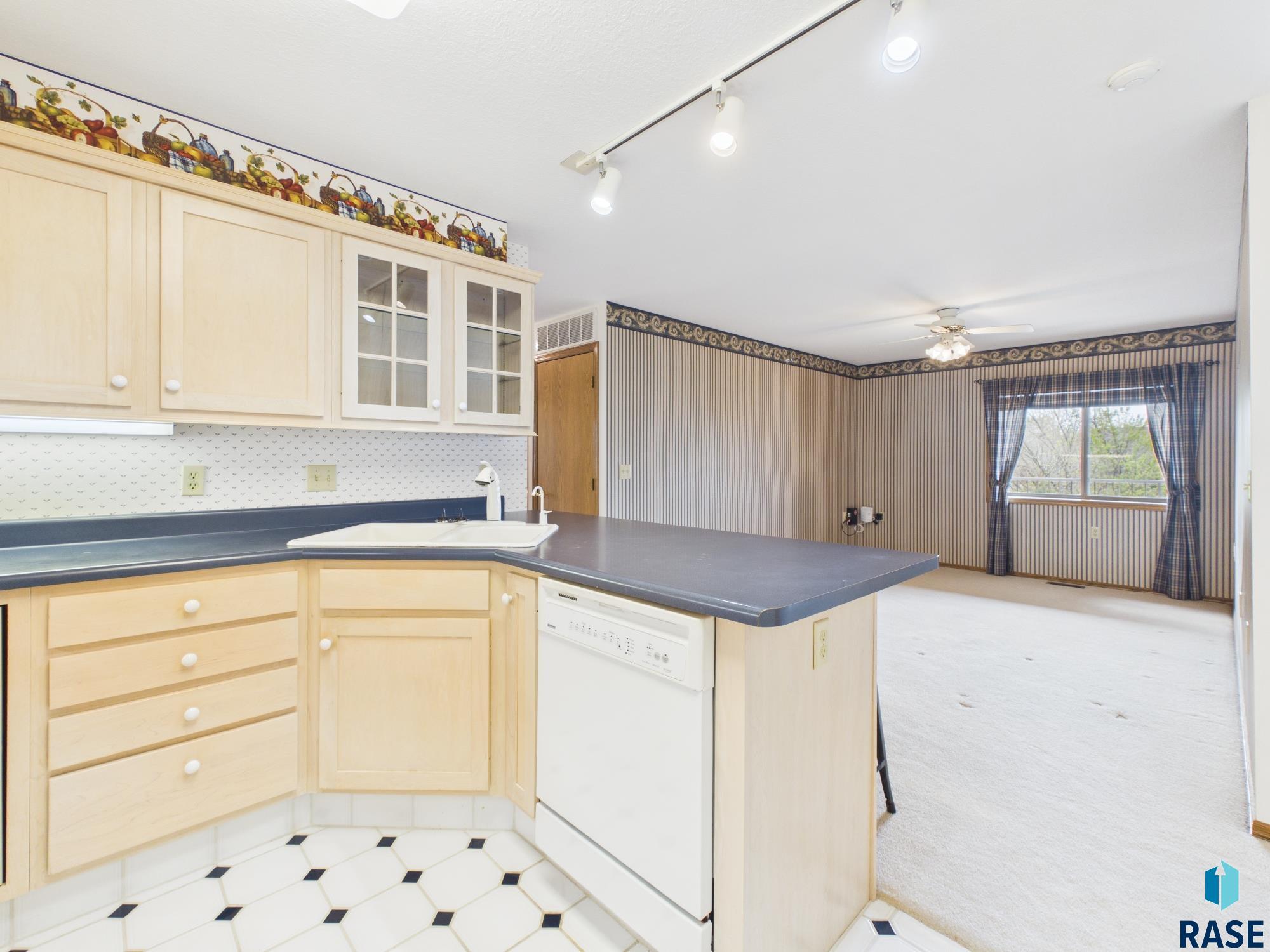 1600 S Southeastern Ave Unit: 306