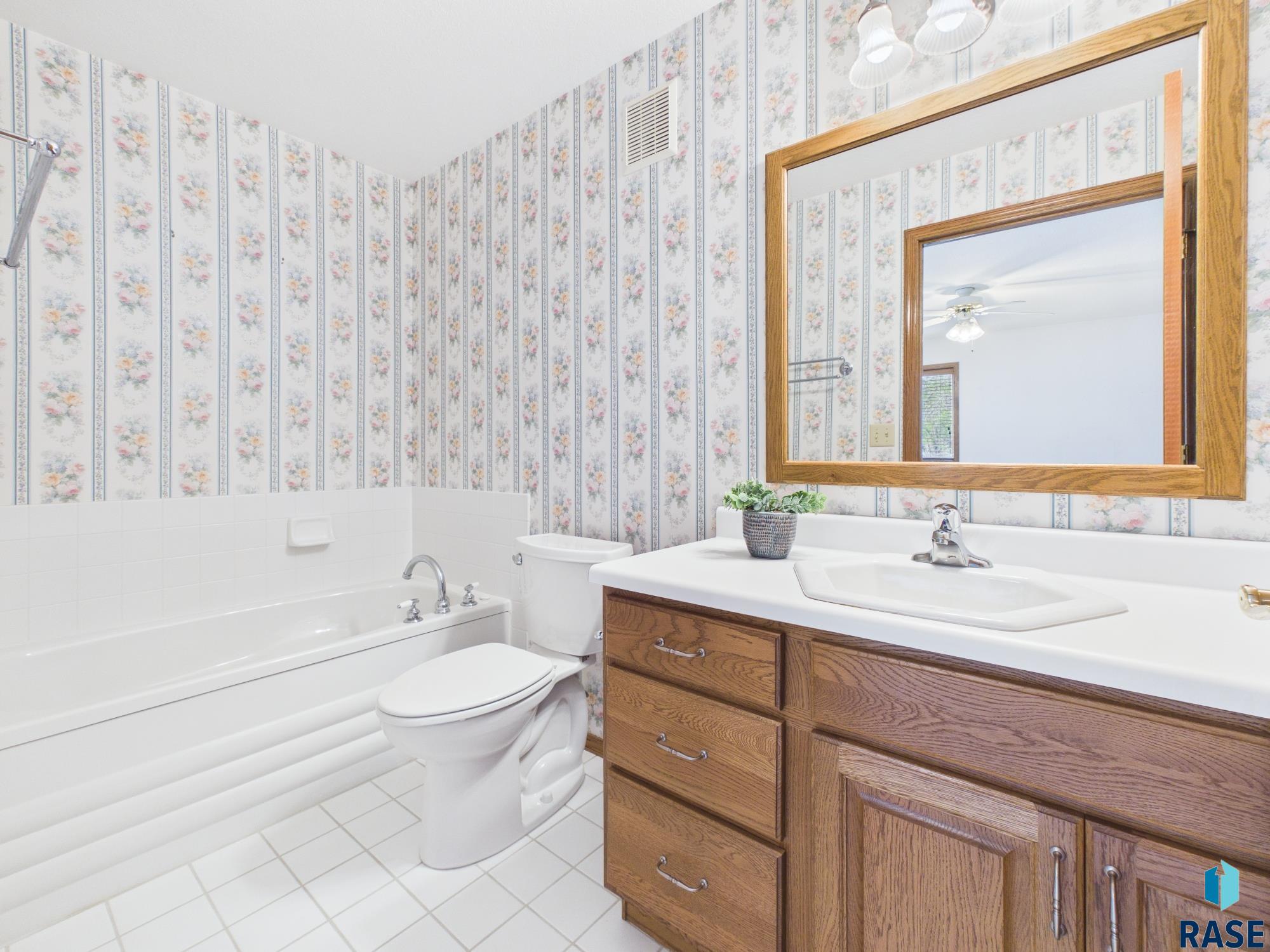 1600 S Southeastern Ave Unit: 306