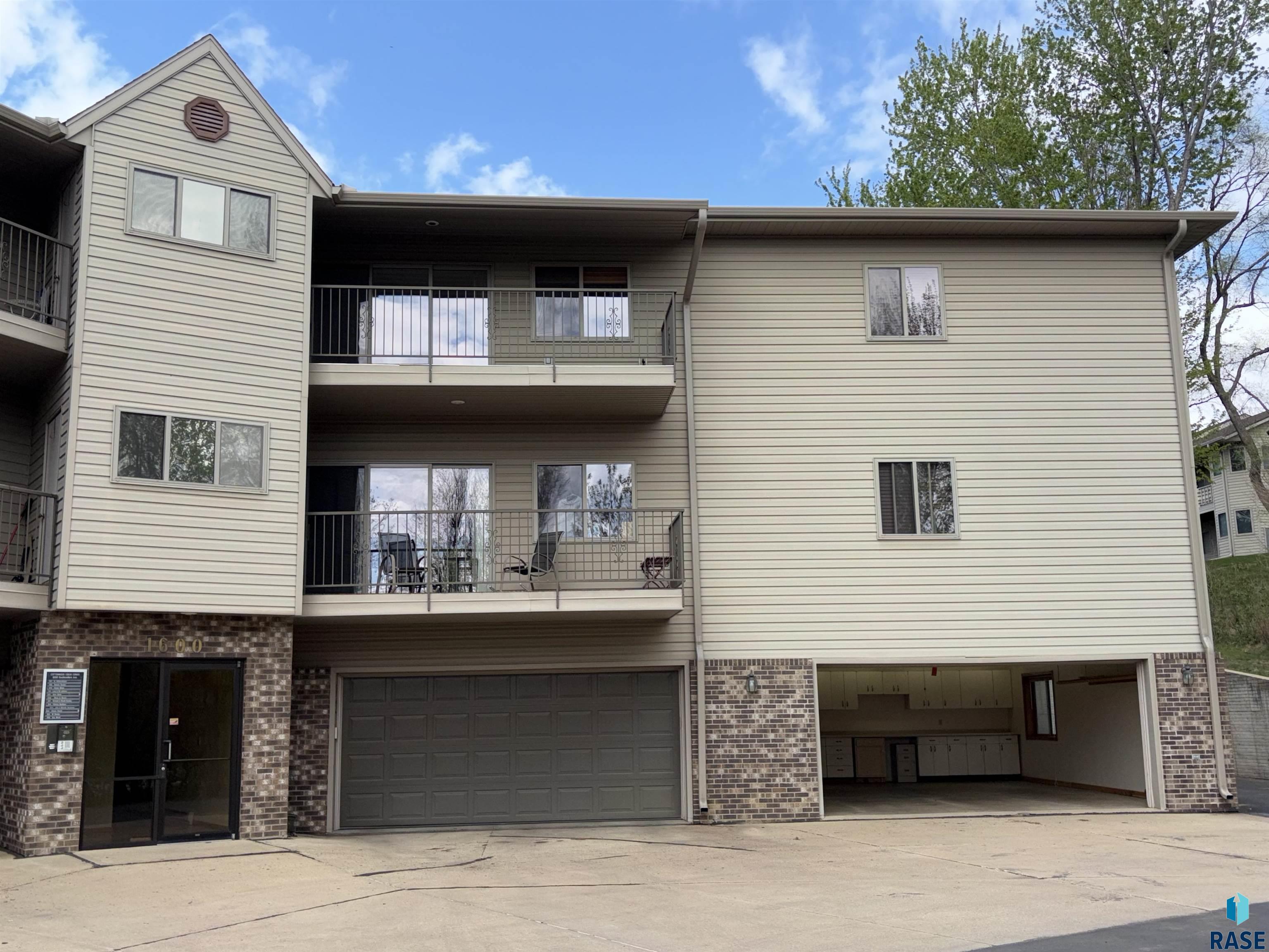 1600 S Southeastern Ave Unit: 306