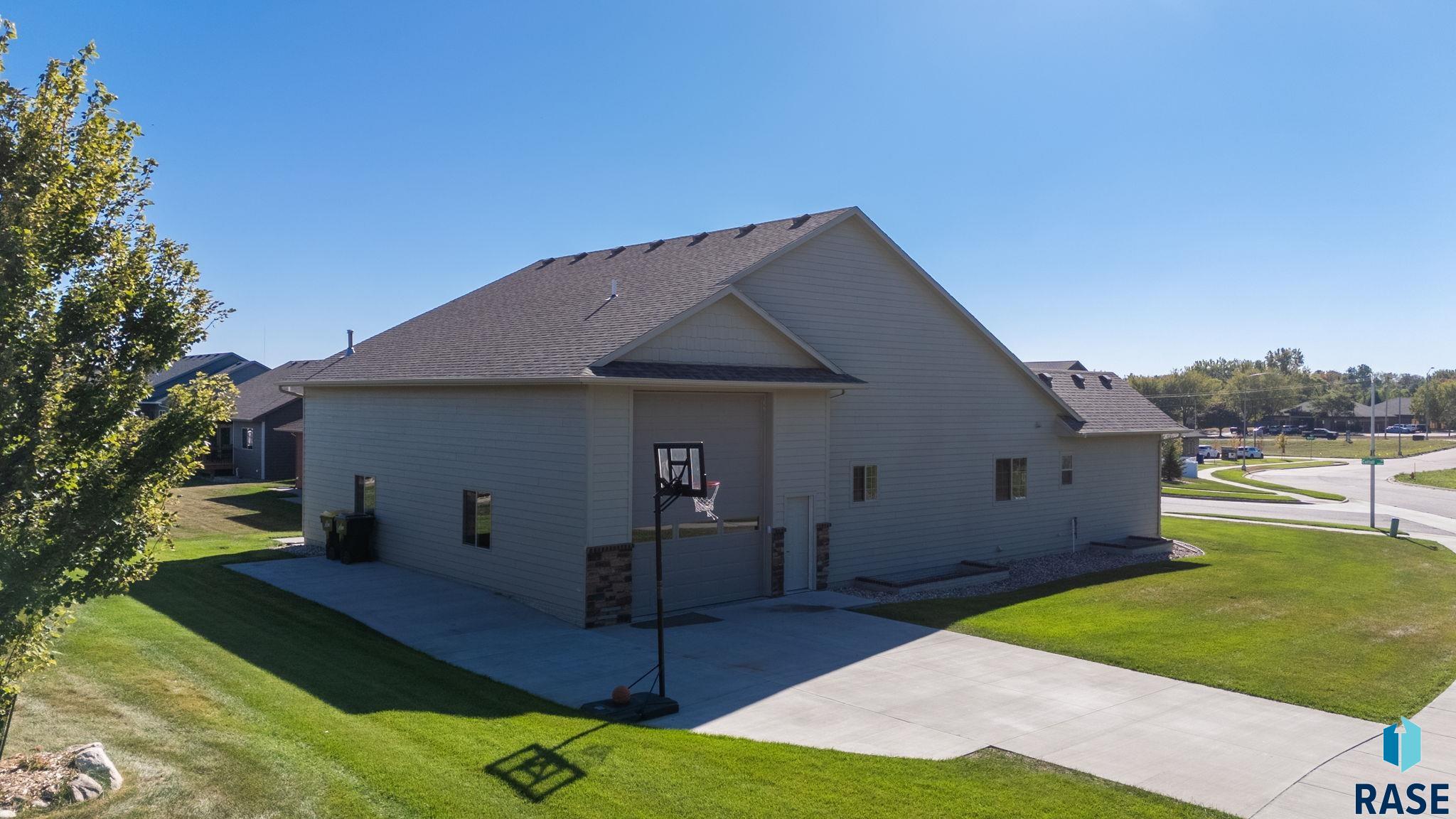 4900 E Cattail Dr