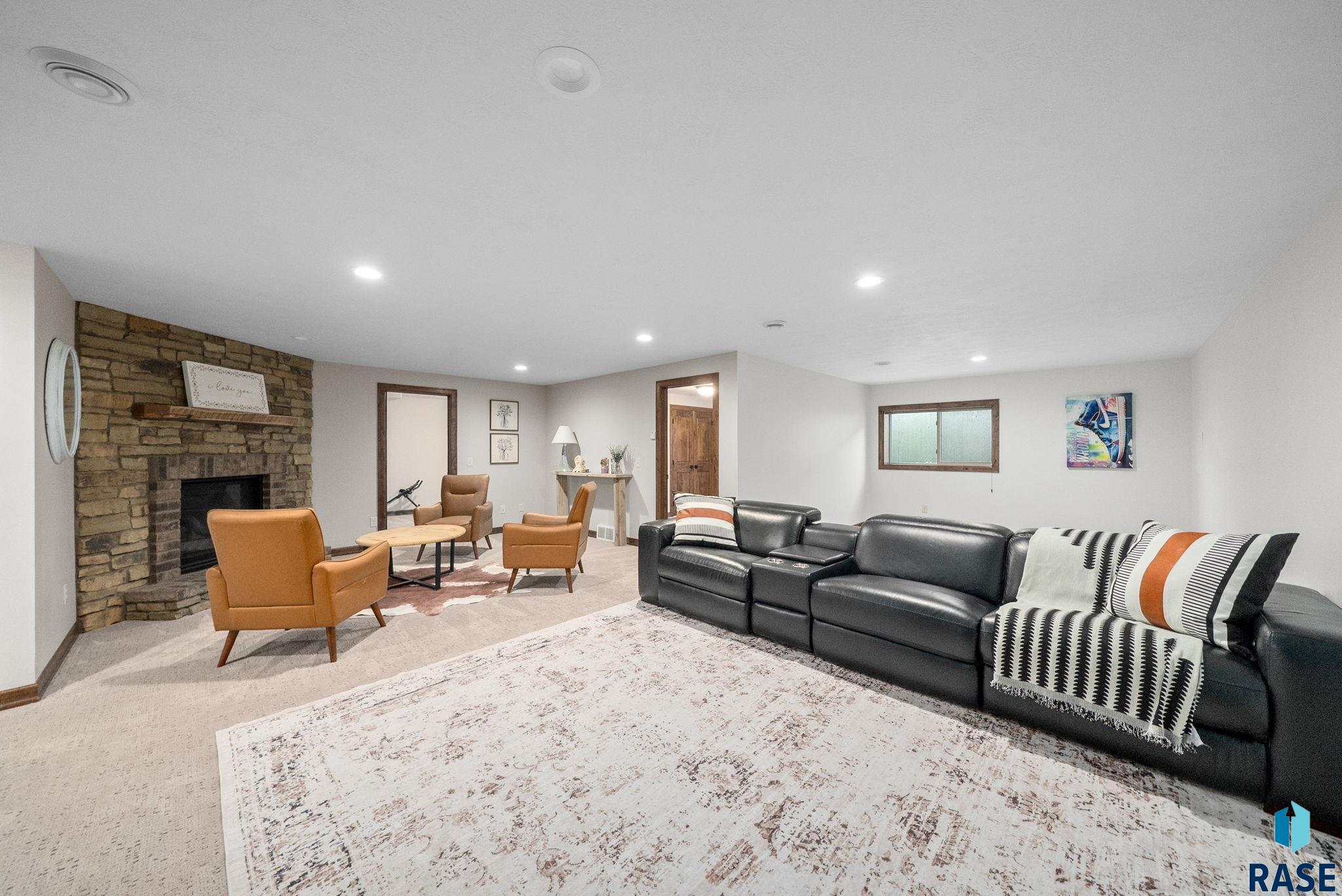 4900 E Cattail Dr