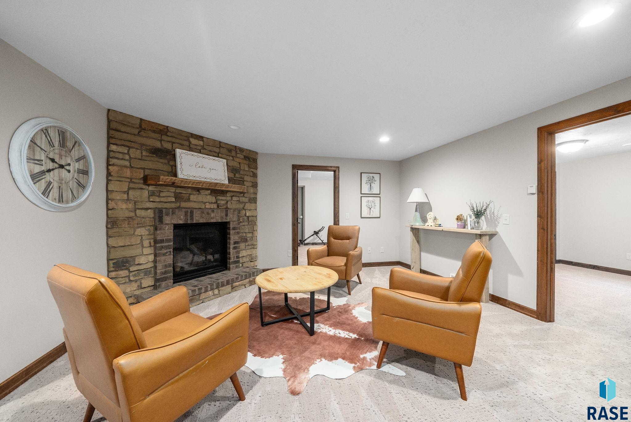 4900 E Cattail Dr