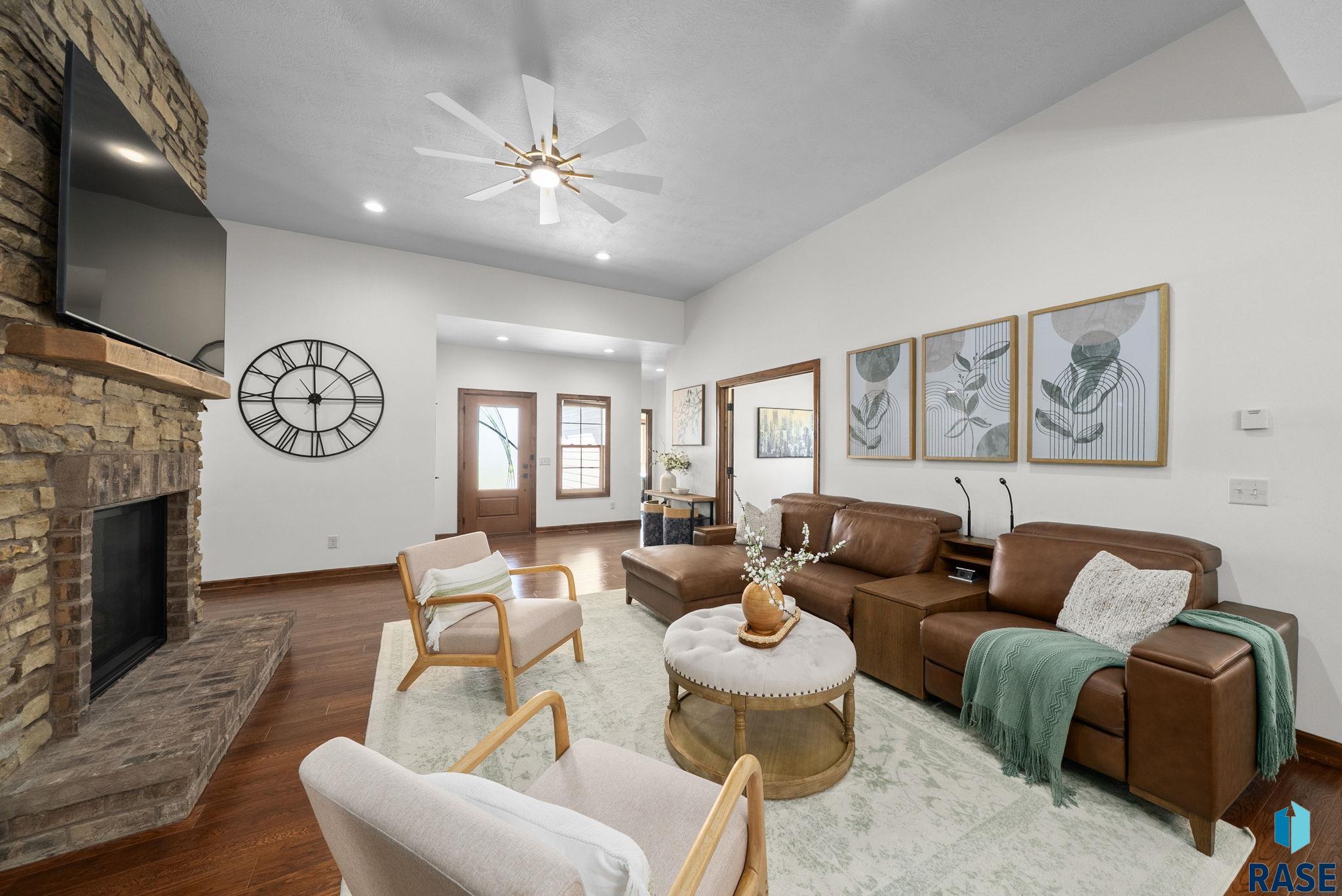 4900 E Cattail Dr