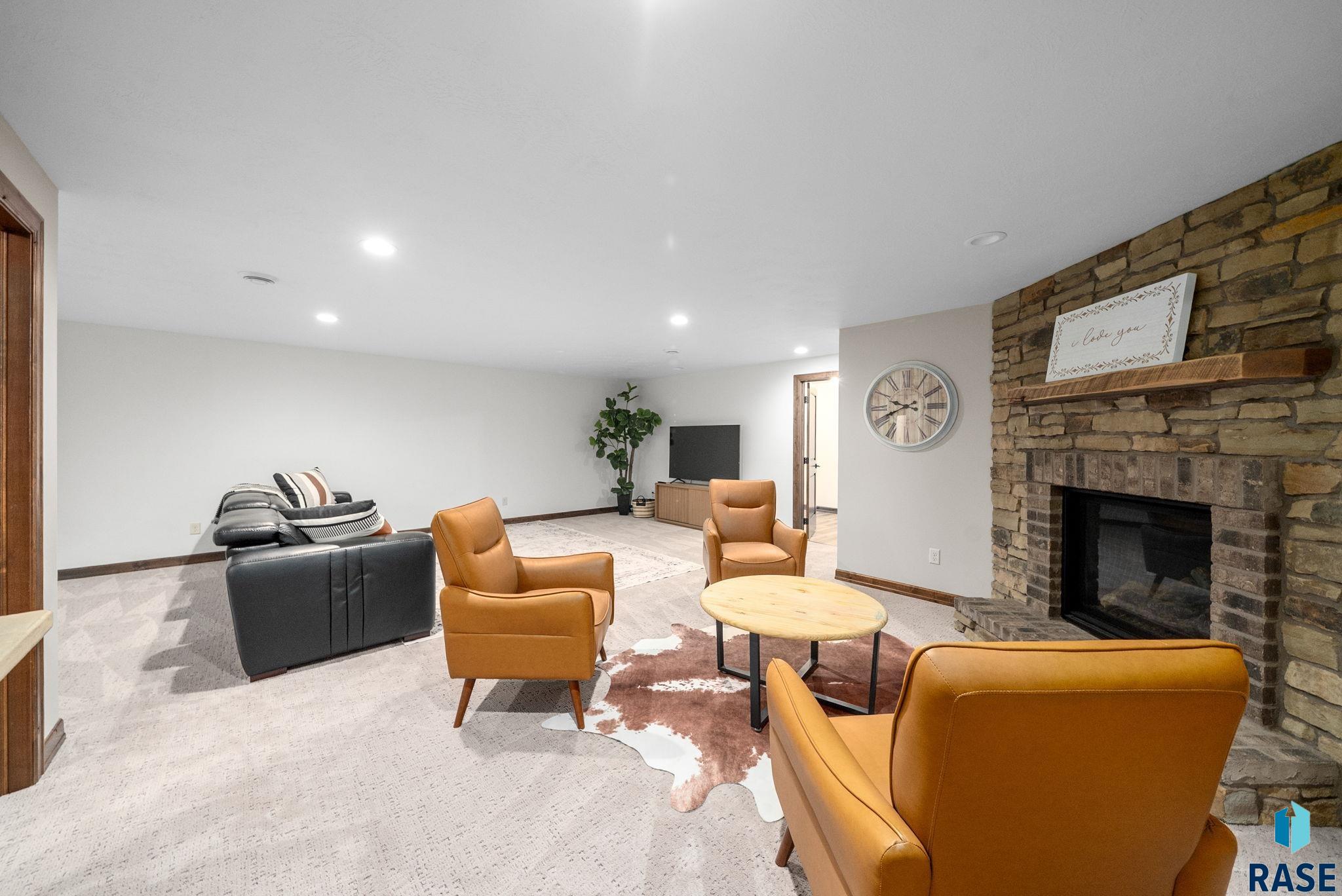 4900 E Cattail Dr