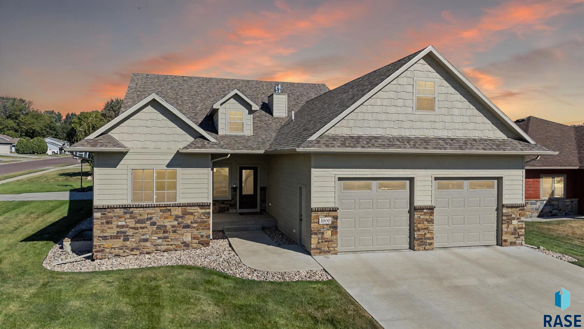 4900 E Cattail Dr